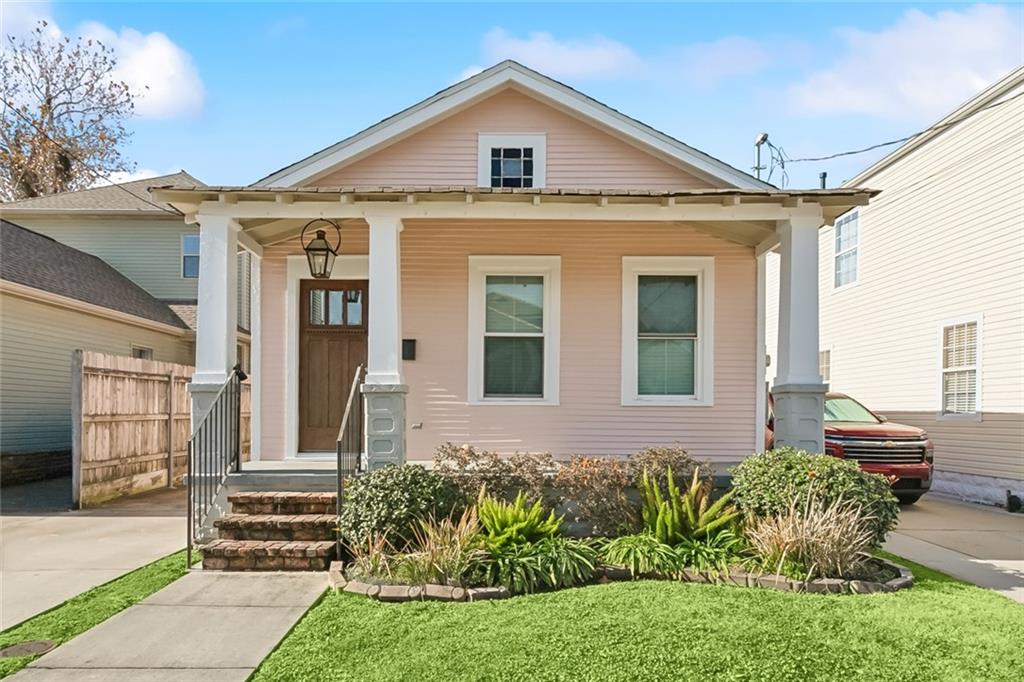 Homes for sale in Gretna, LA | 410 Newton St, Gretna, LA 70053 | MLS# 2485387