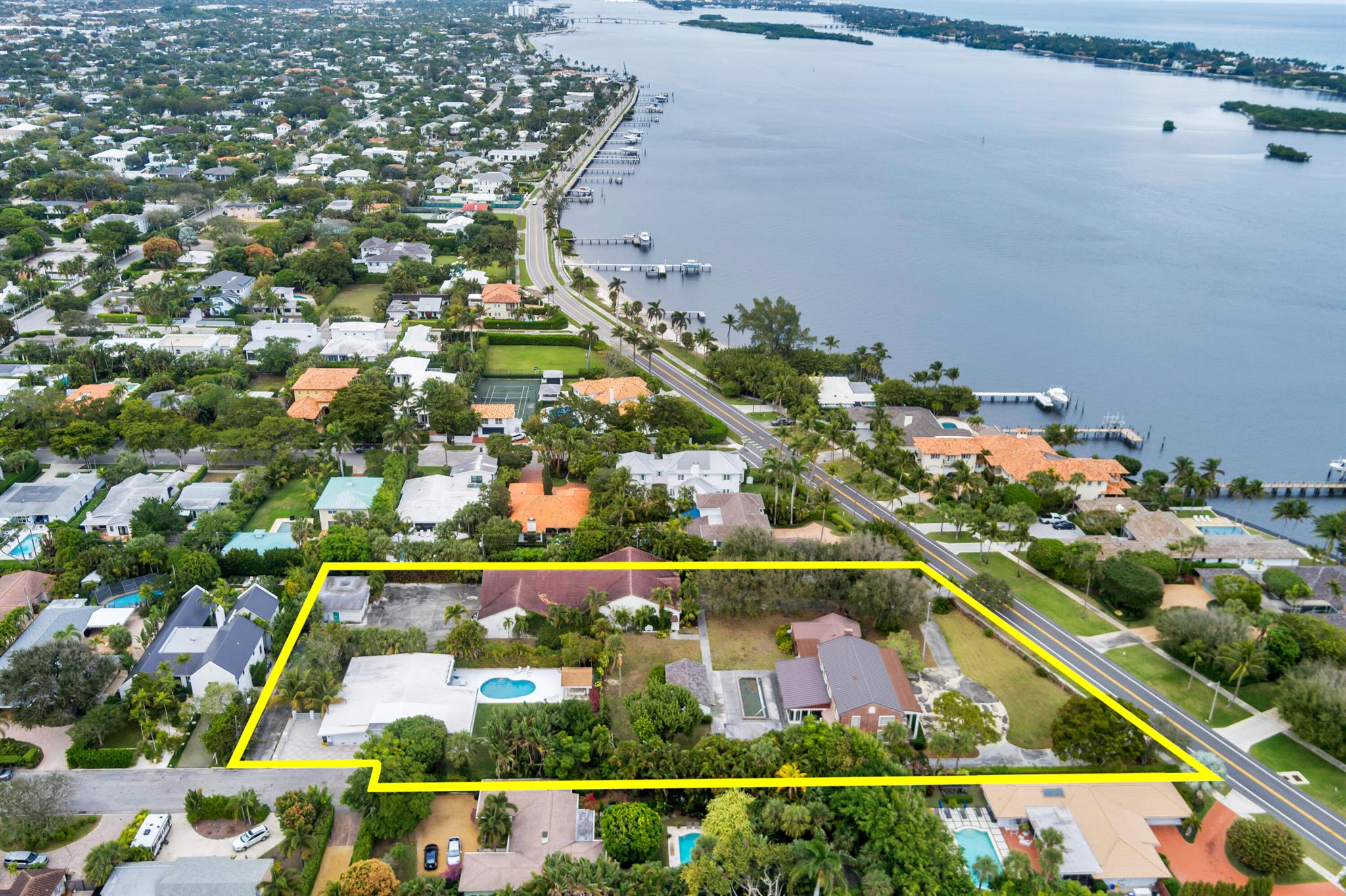Homes for sale in West Palm Beach, FL | 7621 S Flagler Dr, West Palm Beach, FL 33405 | MLS# R11058513