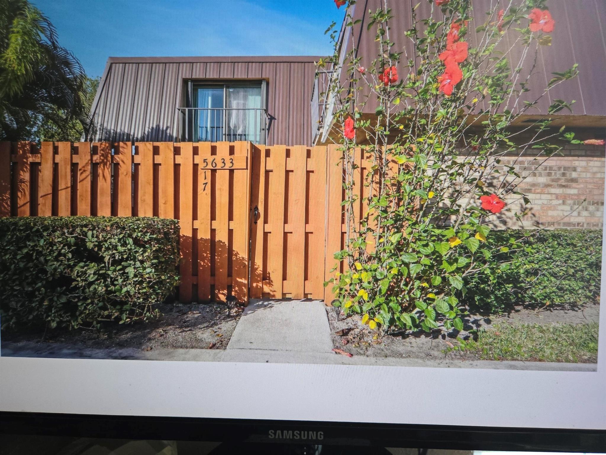 Homes for sale in Stuart, FL | 5633 Se Windsong Lane Se, Stuart, FL 34997 | MLS# R11058568