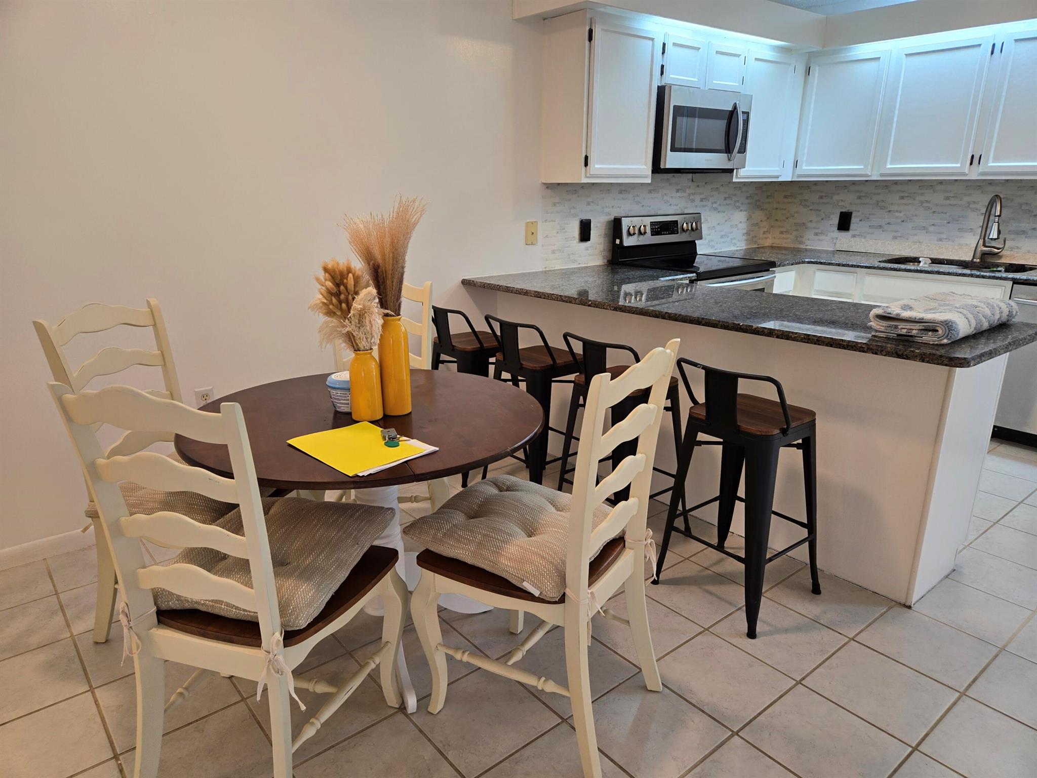 Homes for sale in Stuart, FL | 5633 Se Windsong Lane Se, Stuart, FL 34997 | MLS# R11058568