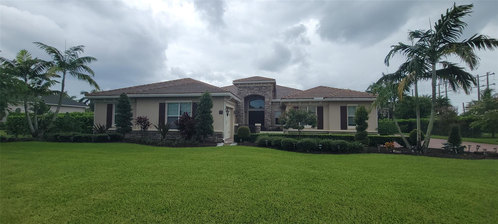 5716 S Sterling Ranch Dr Davie FL 33314 | F10484726