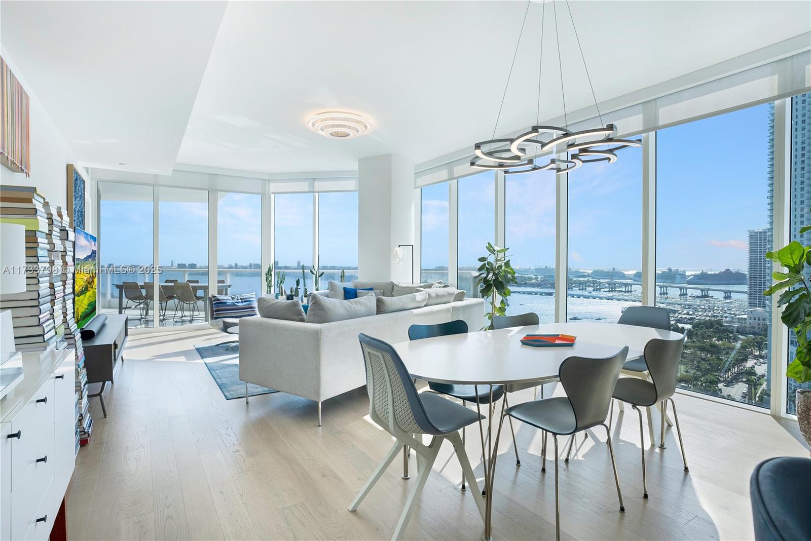 Condo for Sale in Miami, FL