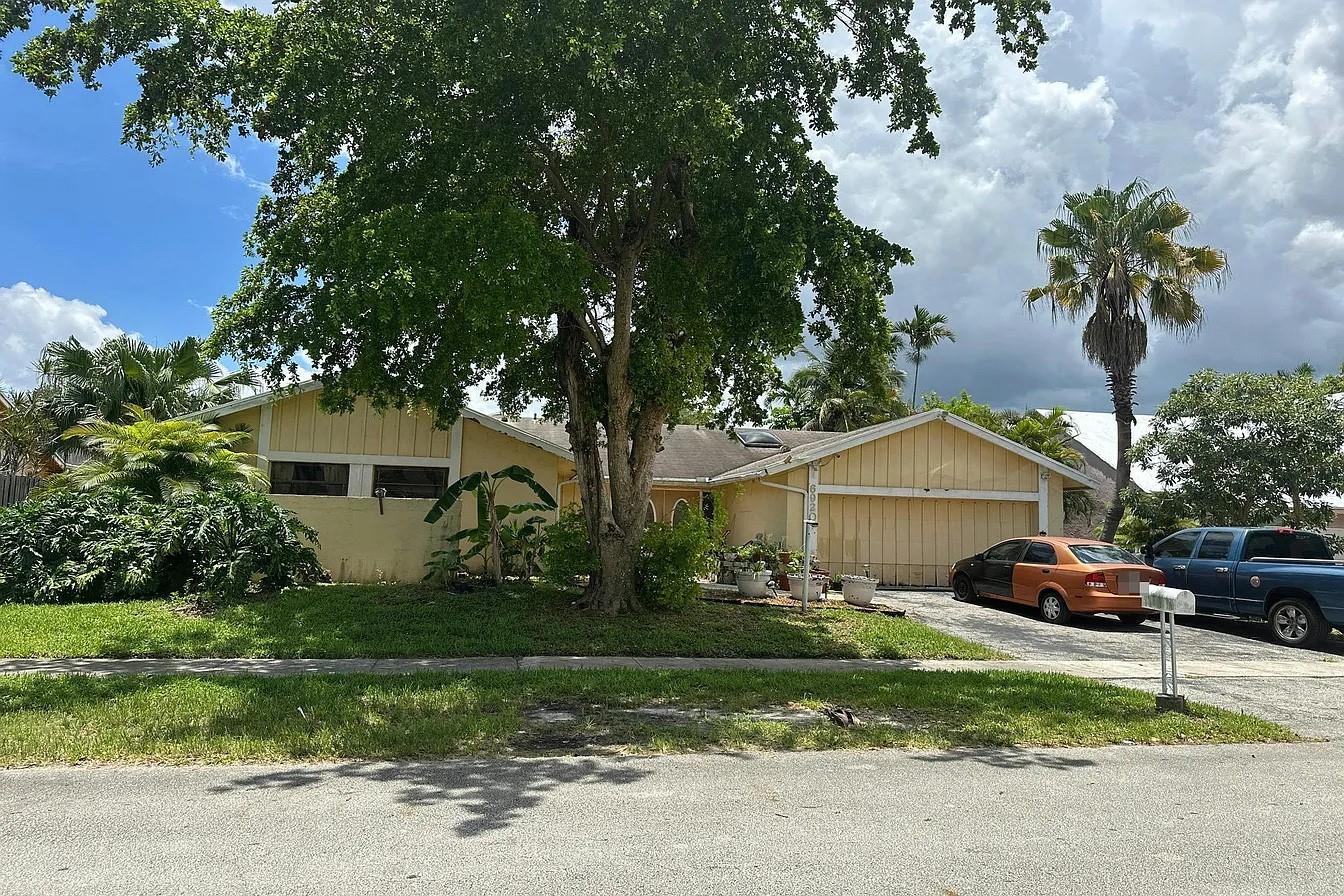 6920 Nw 45th St Lauderhill FL 33319 | F10484899