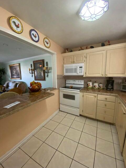 Homes for sale in Palm Springs, FL | 715 Lori Dr #302, Palm Springs, FL 33461 | MLS# R11058804