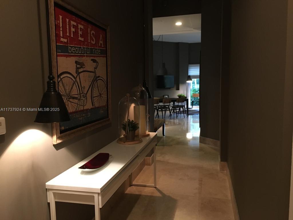 19900 E Country Club Dr #120, Aventura FL 33180