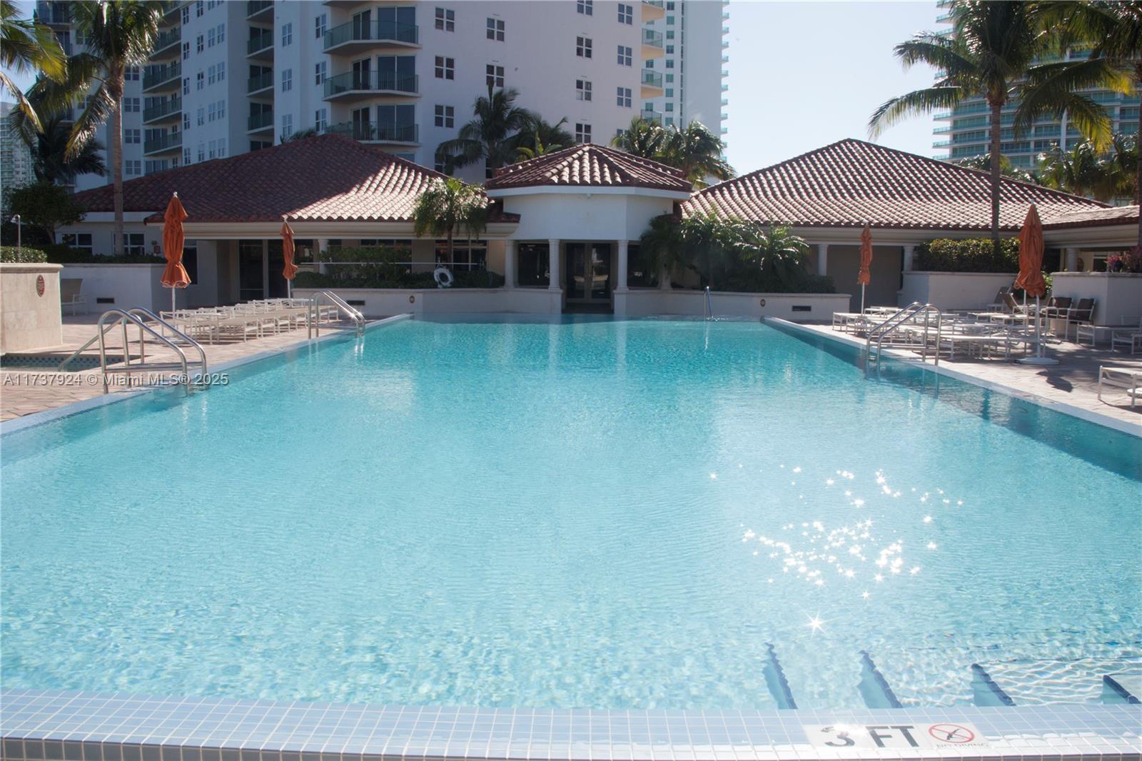 19900 E Country Club Dr #120, Aventura FL 33180