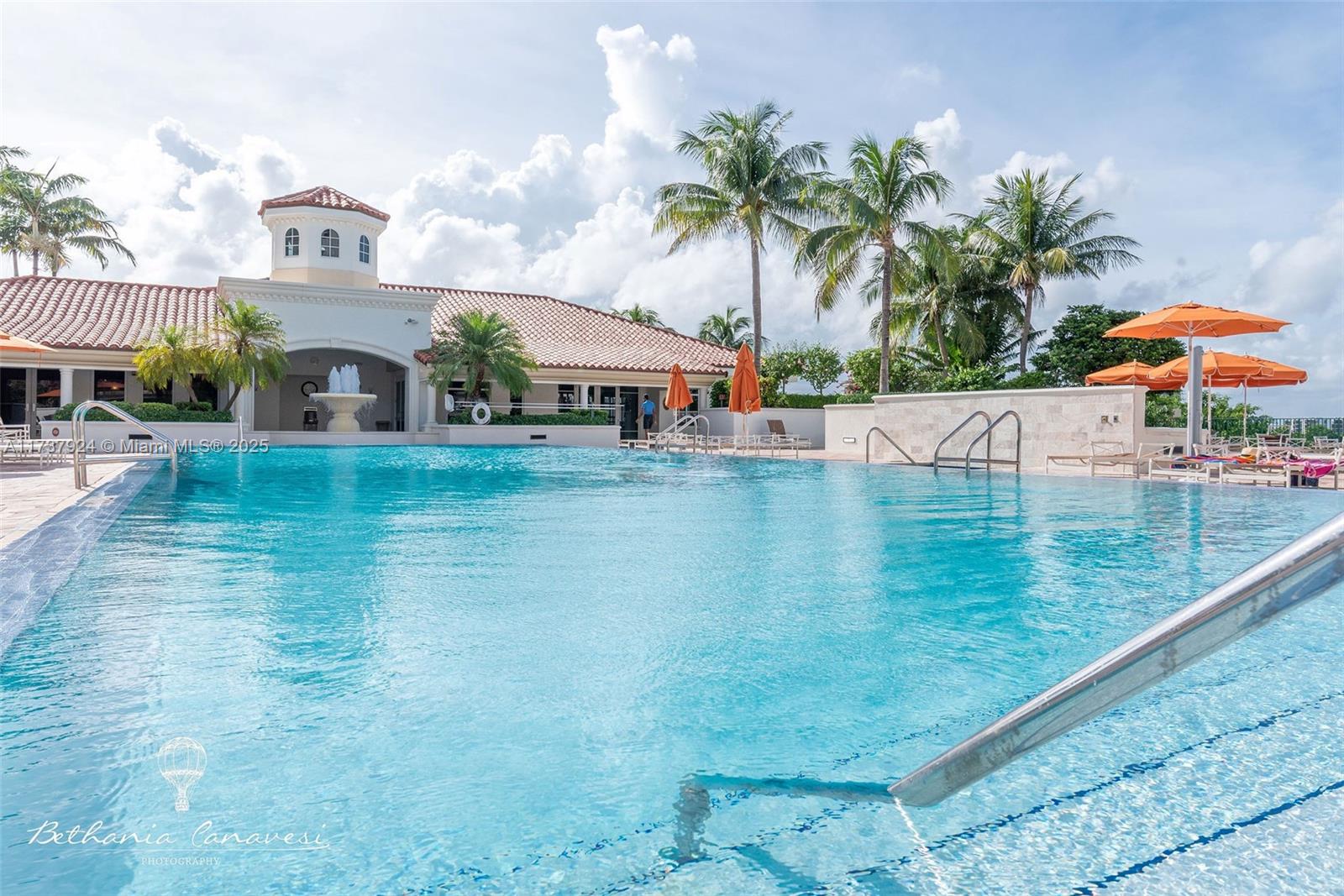19900 E Country Club Dr #120, Aventura FL 33180