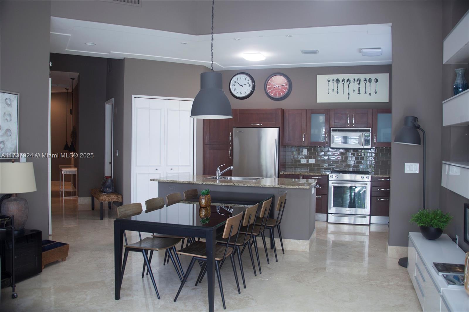 19900 E Country Club Dr #120, Aventura FL 33180