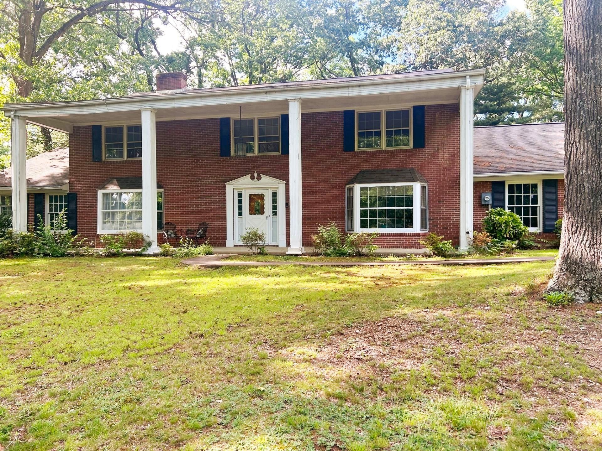 303 & 301 Miller Rd