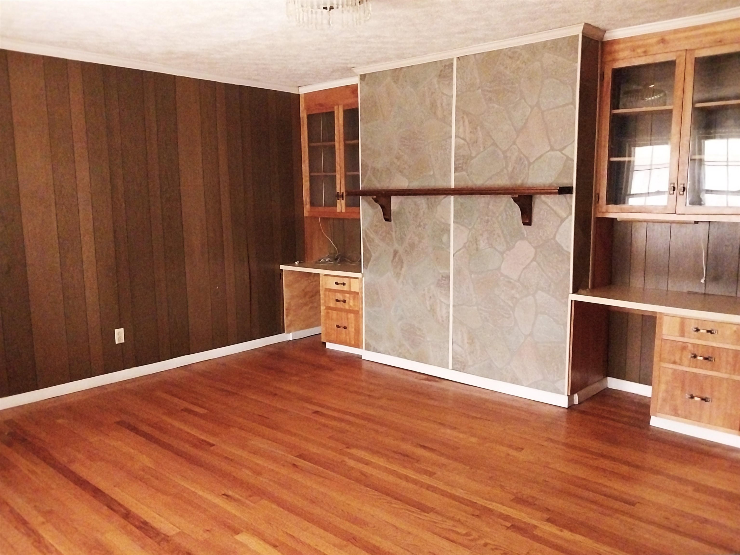303 & 301 Miller Rd