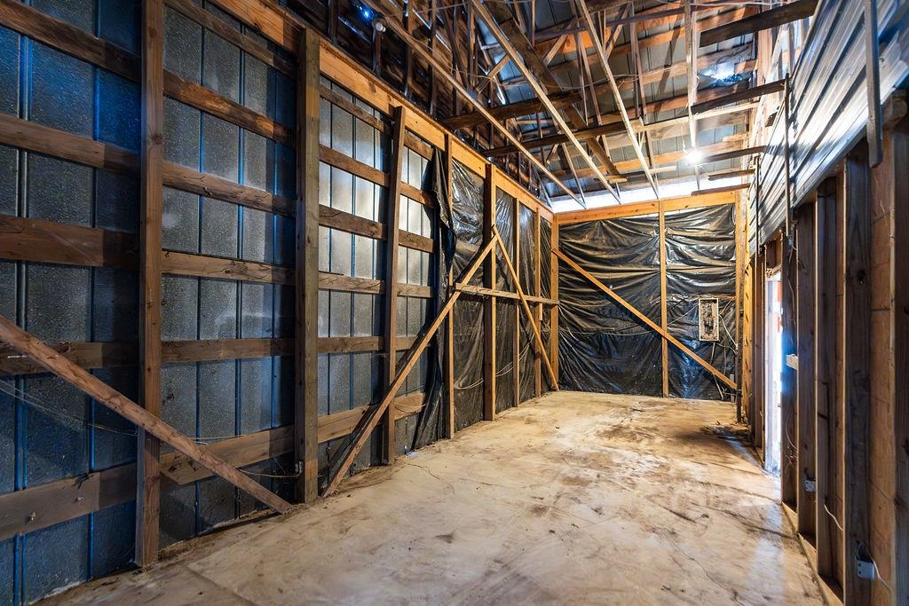 303 & 301 Miller Rd