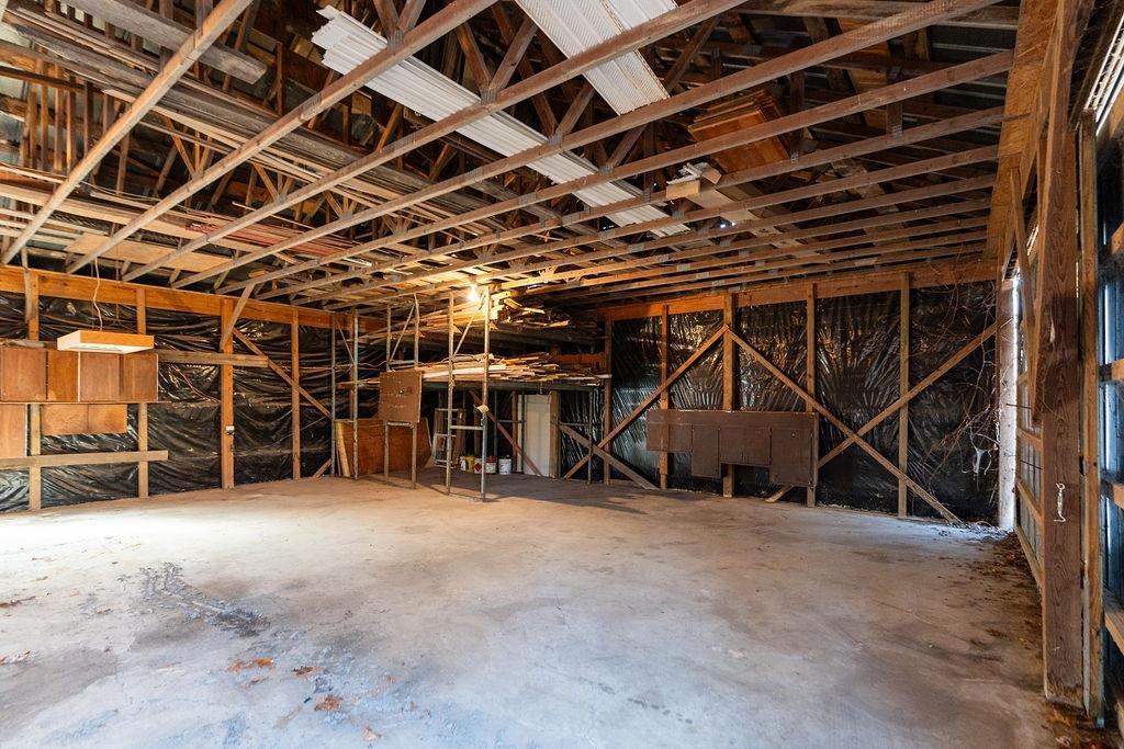 303 & 301 Miller Rd