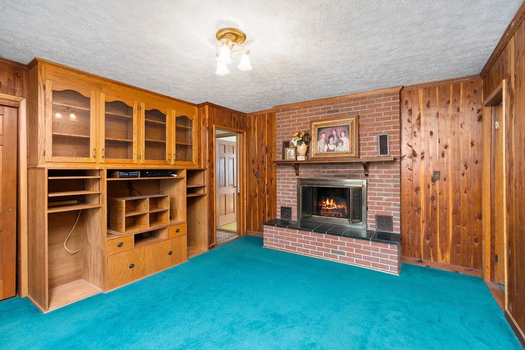 303 & 301 Miller Rd