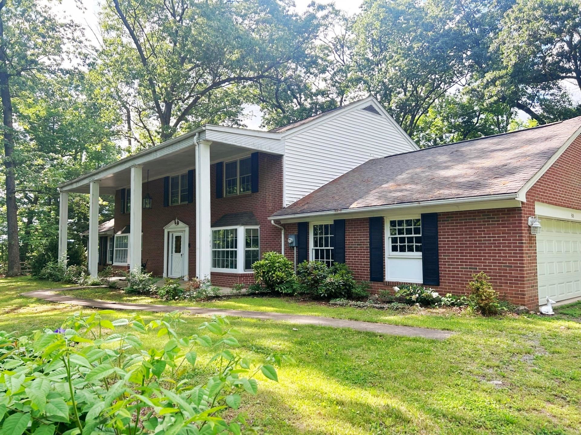 303 & 301 Miller Rd
