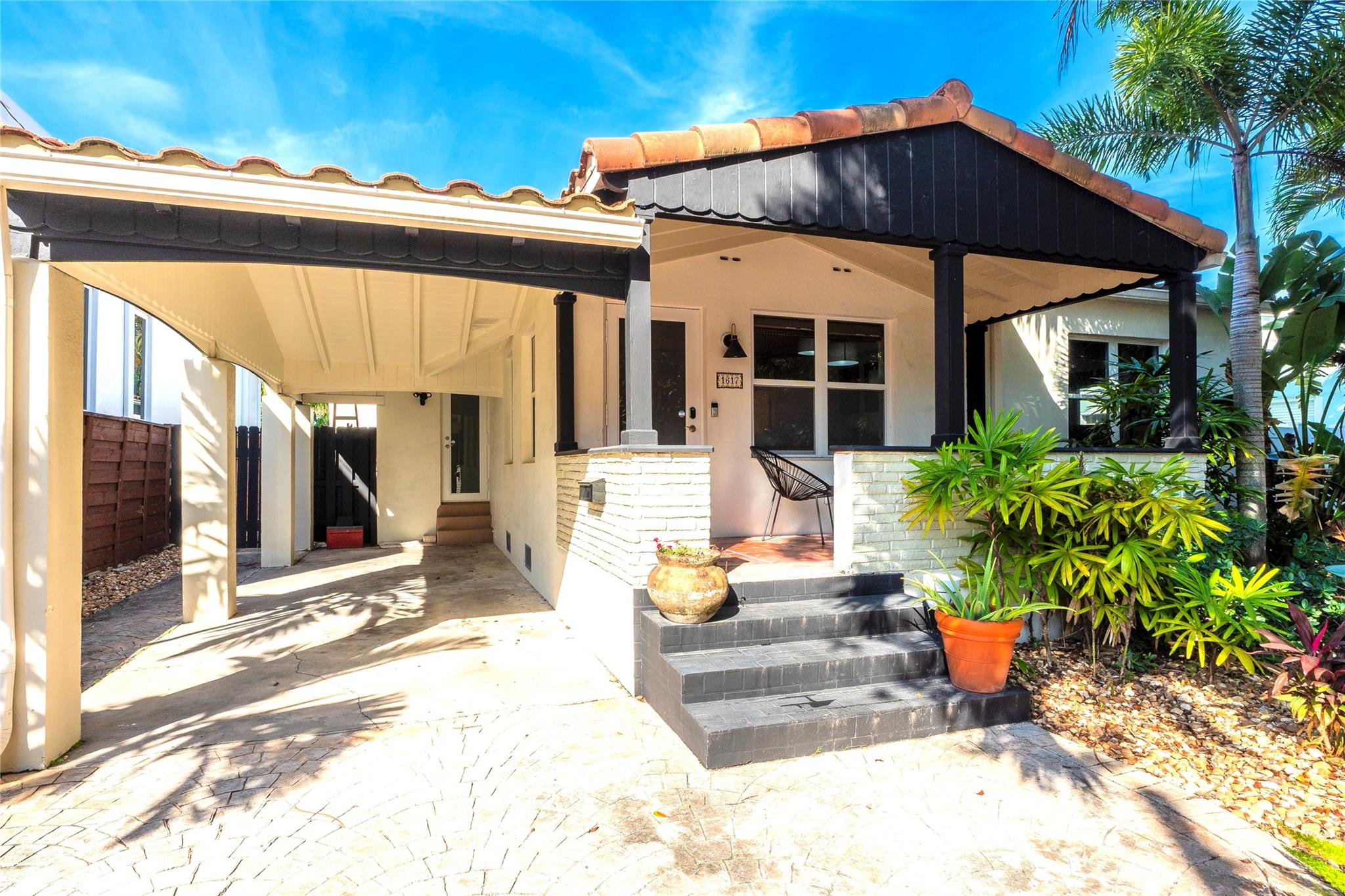 1617 Ne 3rd Ct Fort Lauderdale FL 33301 | F10482981