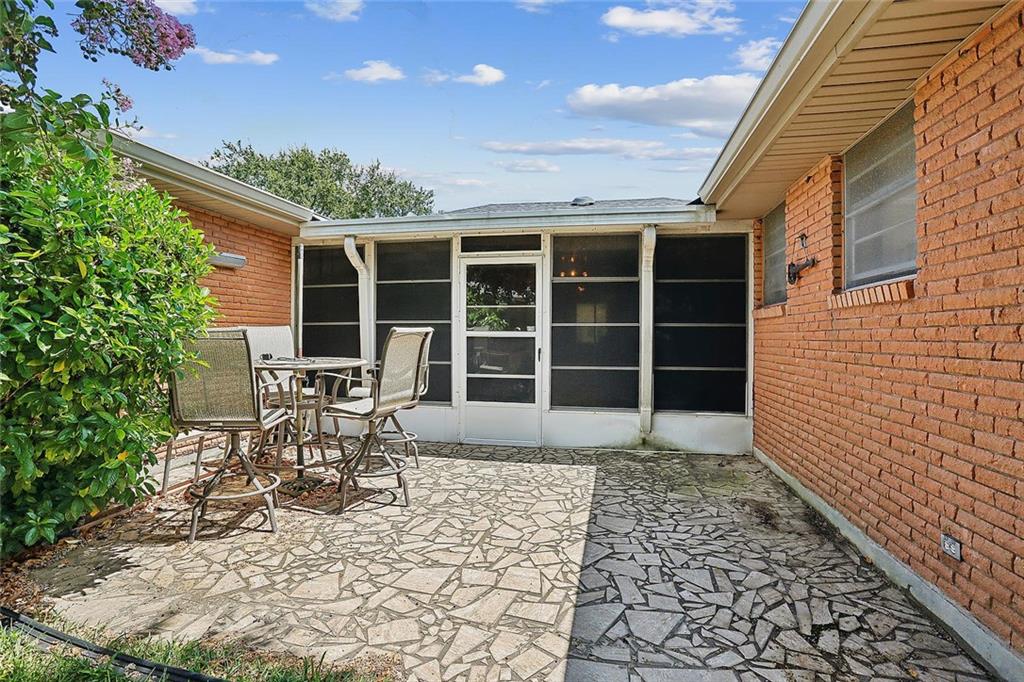 Homes for sale in New Orleans, LA | 7440 Onyx St, New Orleans, LA 70124 | MLS# 2485856