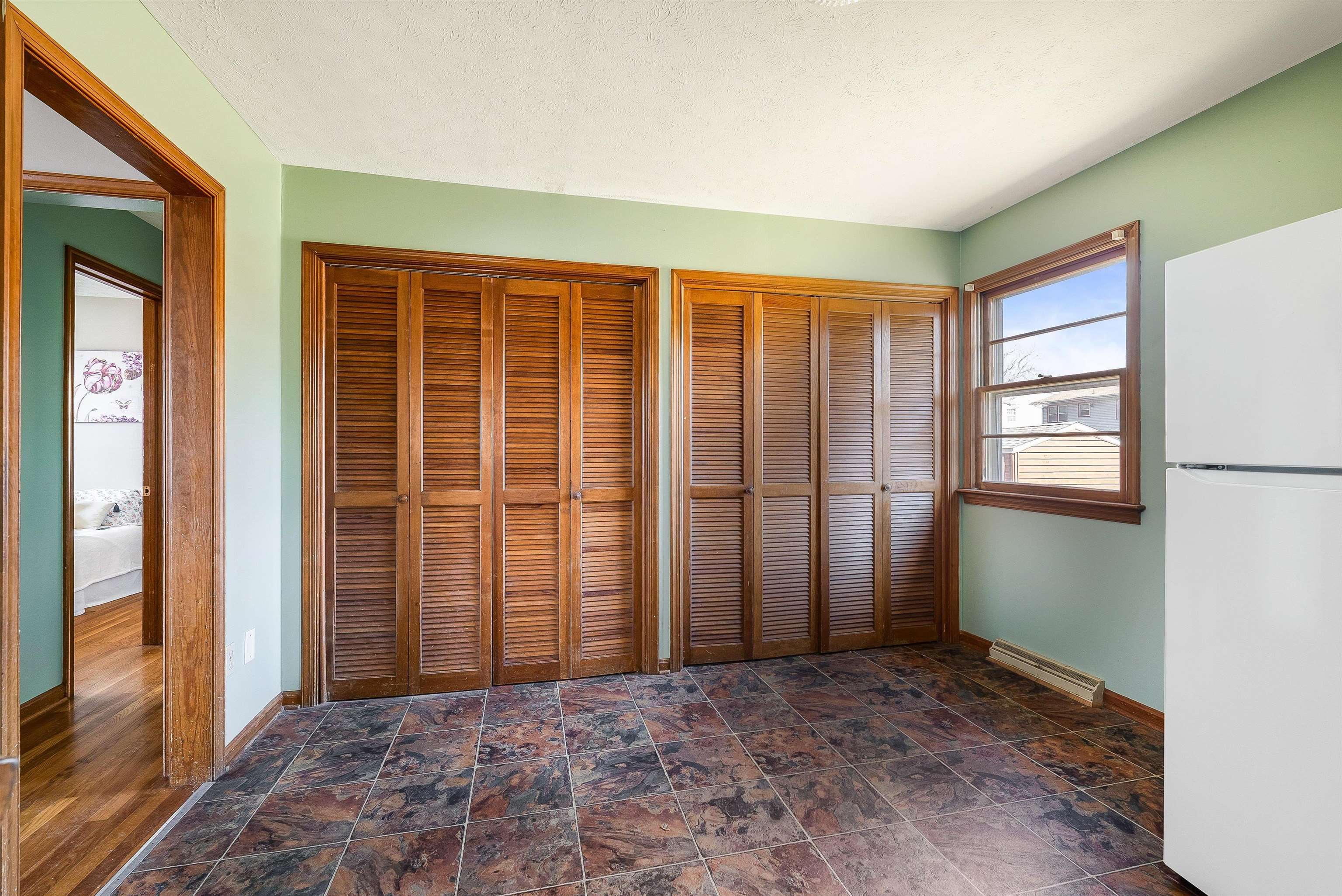 902 Dogwood Cir
