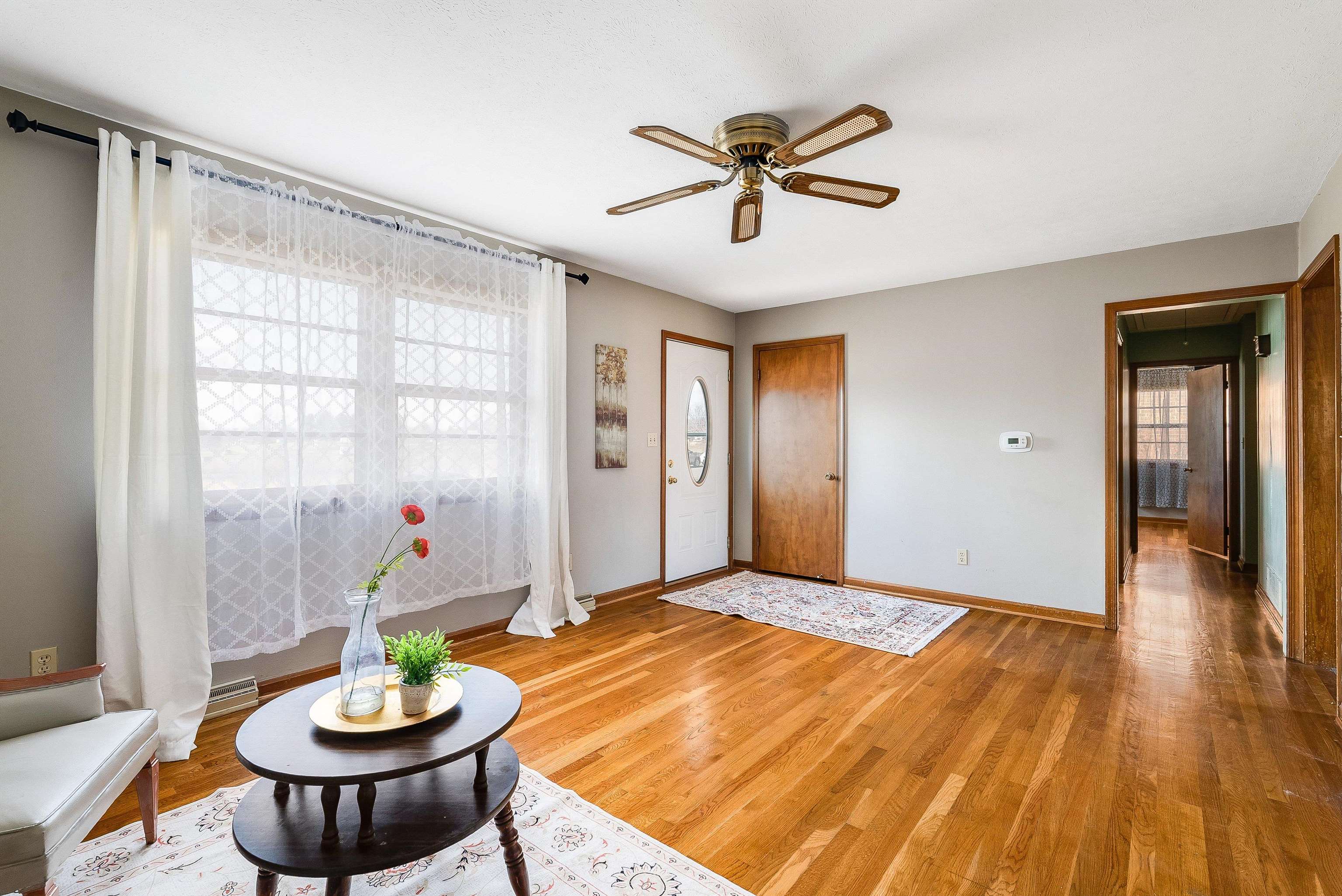 902 Dogwood Cir