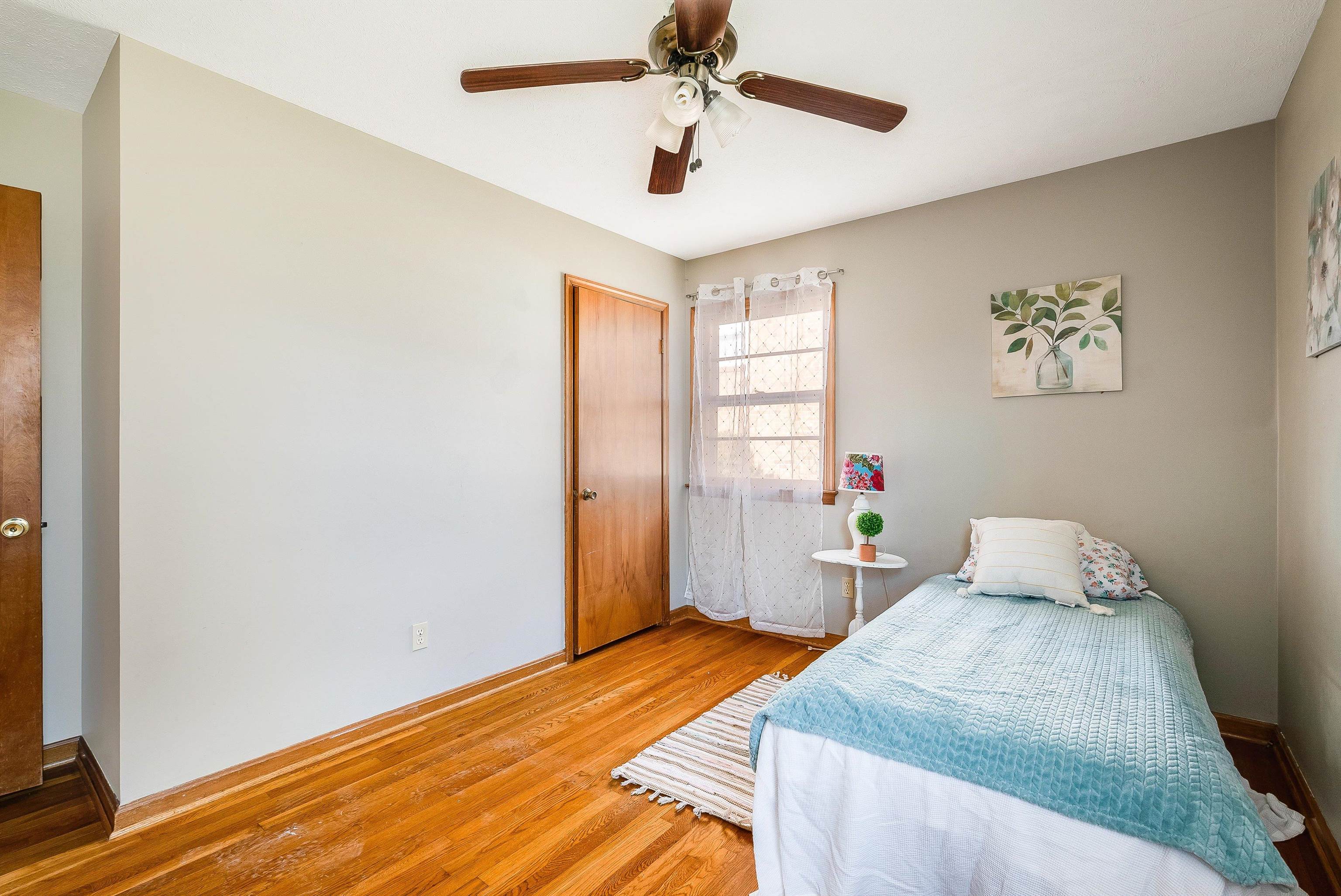 902 Dogwood Cir