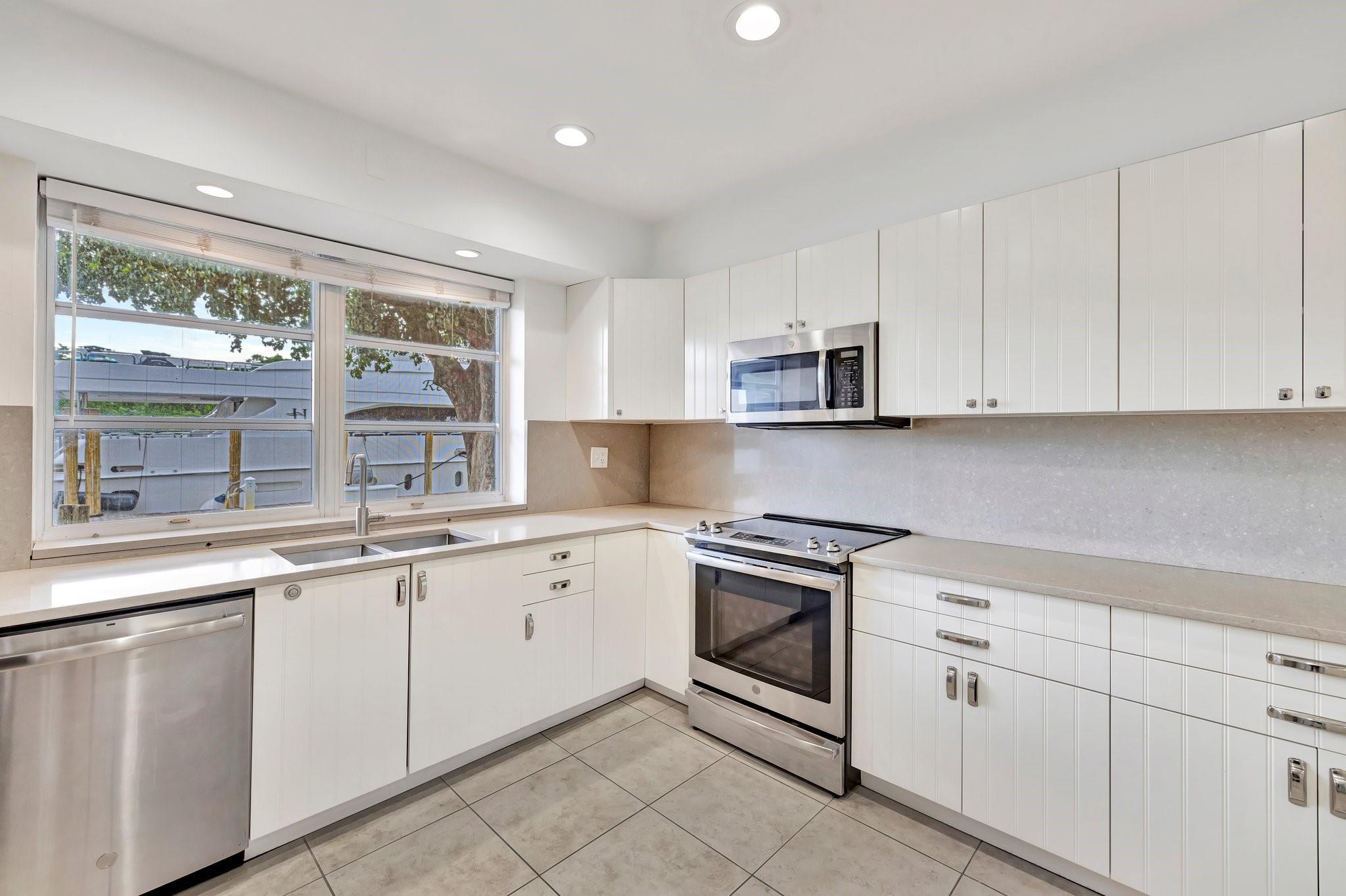 Homes for sale in Fort Lauderdale, FL | 2390 Sw 27Th Te, Fort Lauderdale, FL 33312 | MLS# F10483369