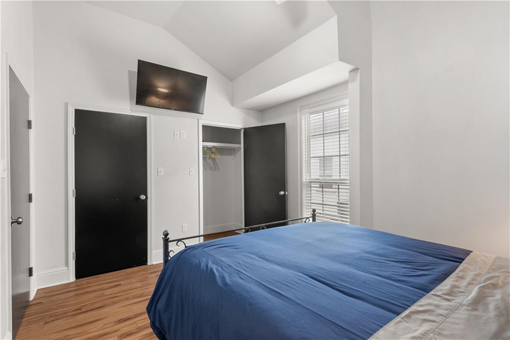 837-839 Jackson Avenue