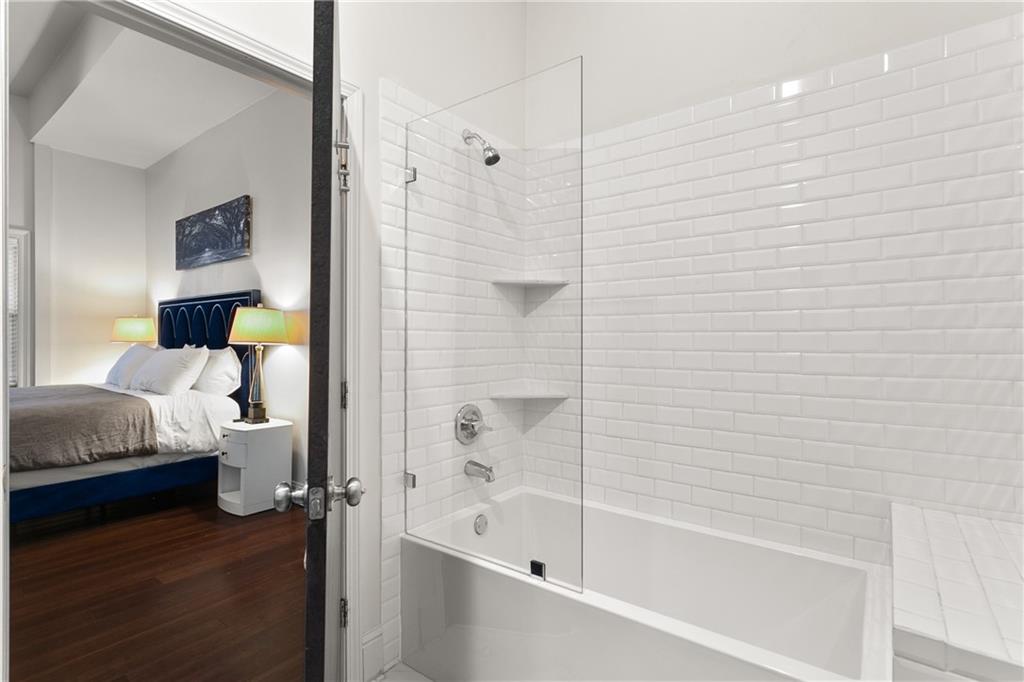 837-839 Jackson Avenue