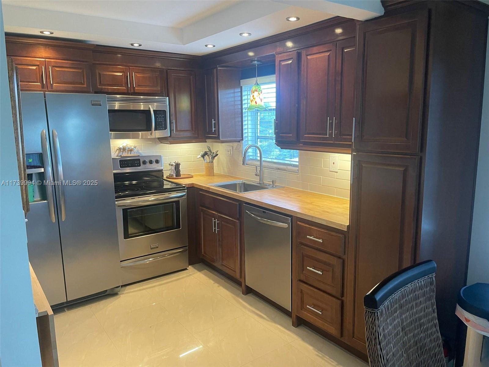 3050 Sunrise Lakes Dr Unit 324, Sunrise, Florida 33322