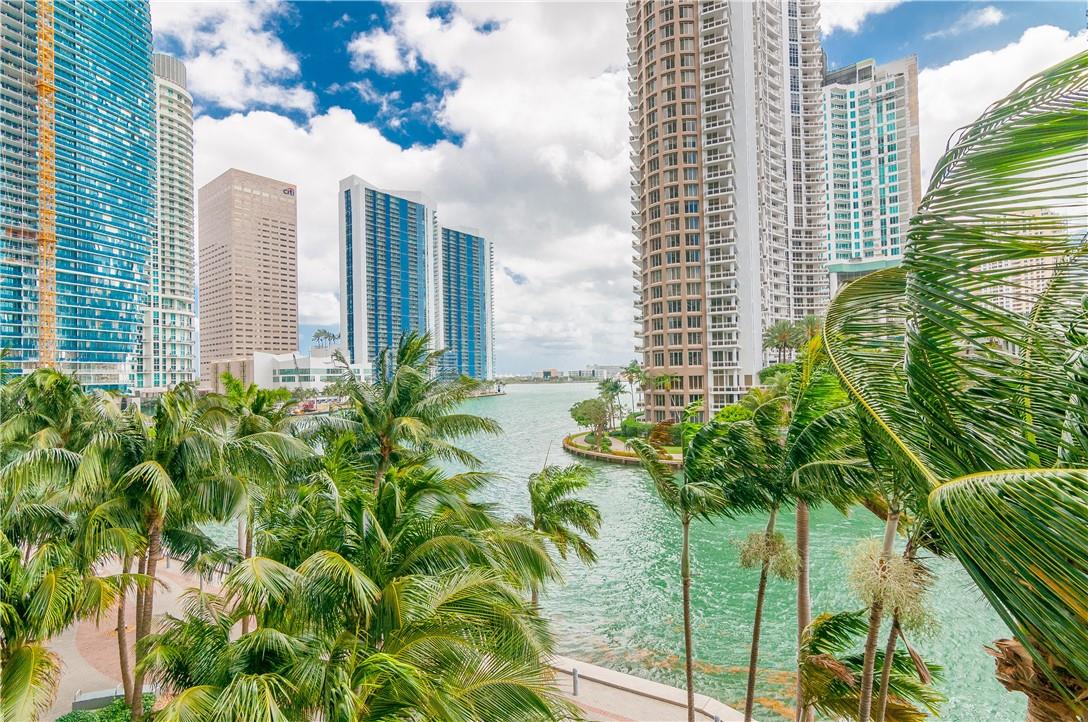 Condo for Sale in Miami, FL