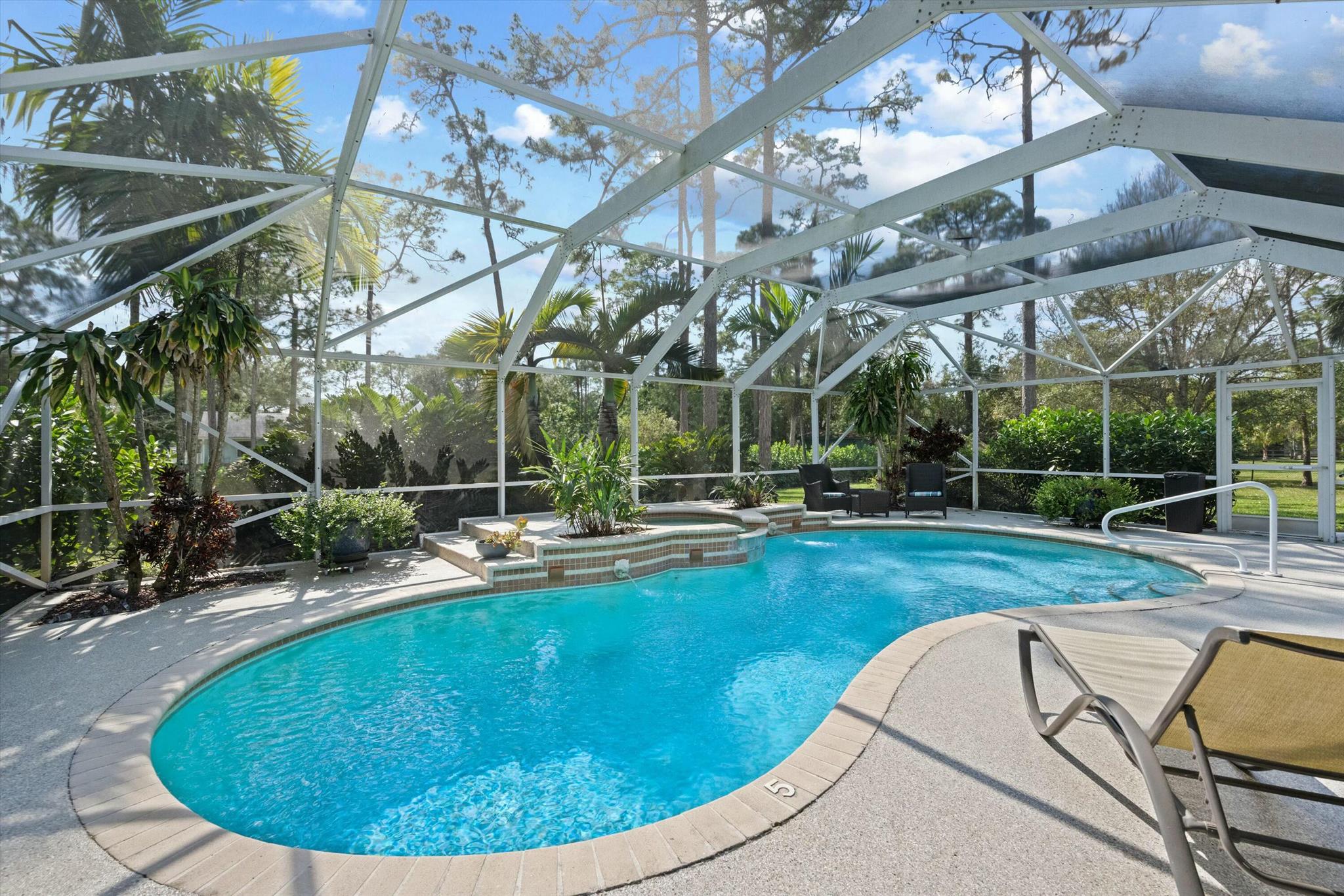 16368 Valencia Boulevard