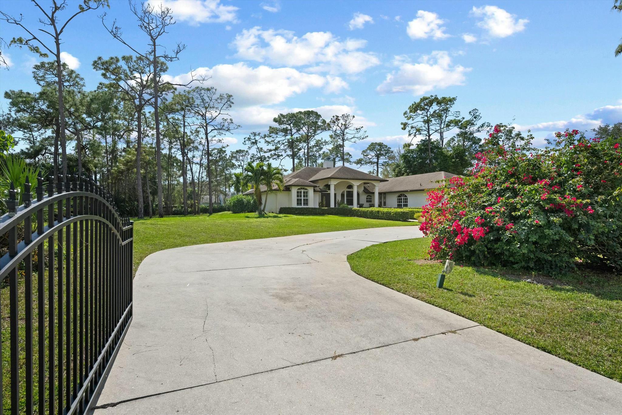 16368 Valencia Boulevard