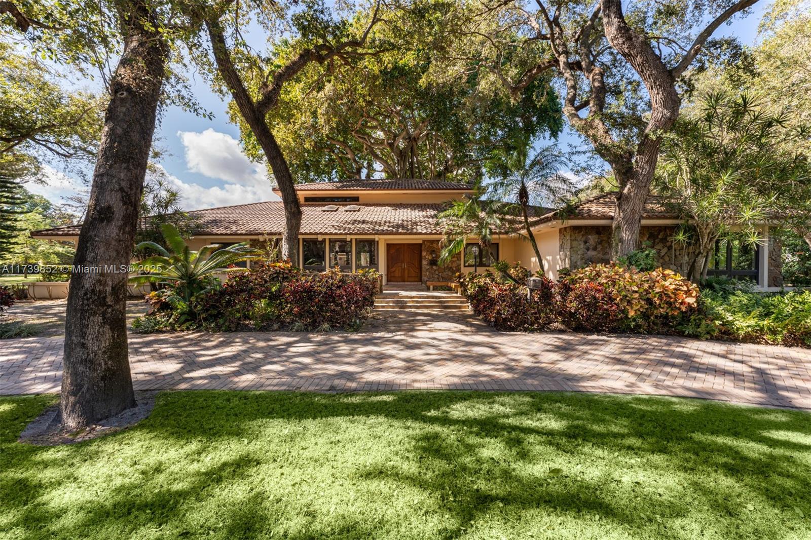 9490 Old Cutler Ln Coral Gables, FL 33156