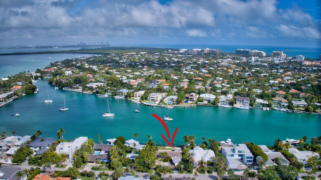 Homes for sale in Key Biscayne, FL | 631 N Mashta Dr, Key Biscayne, FL 33149 | MLS# R11060323