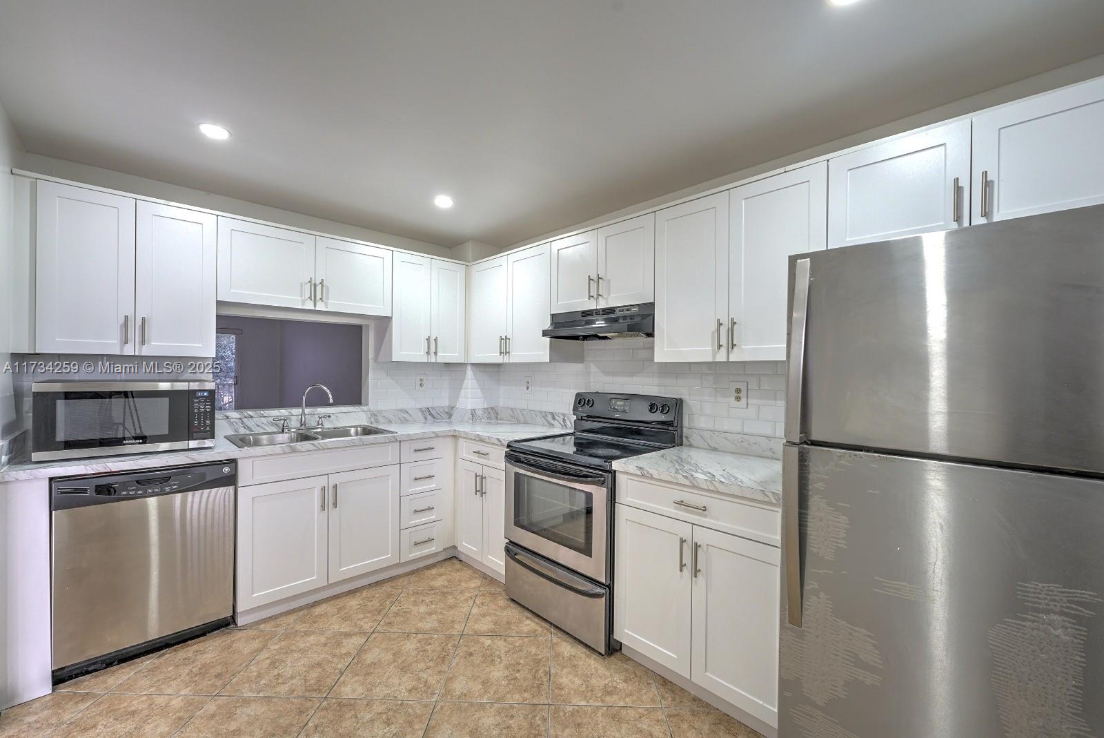 Sherwood Square Condomini