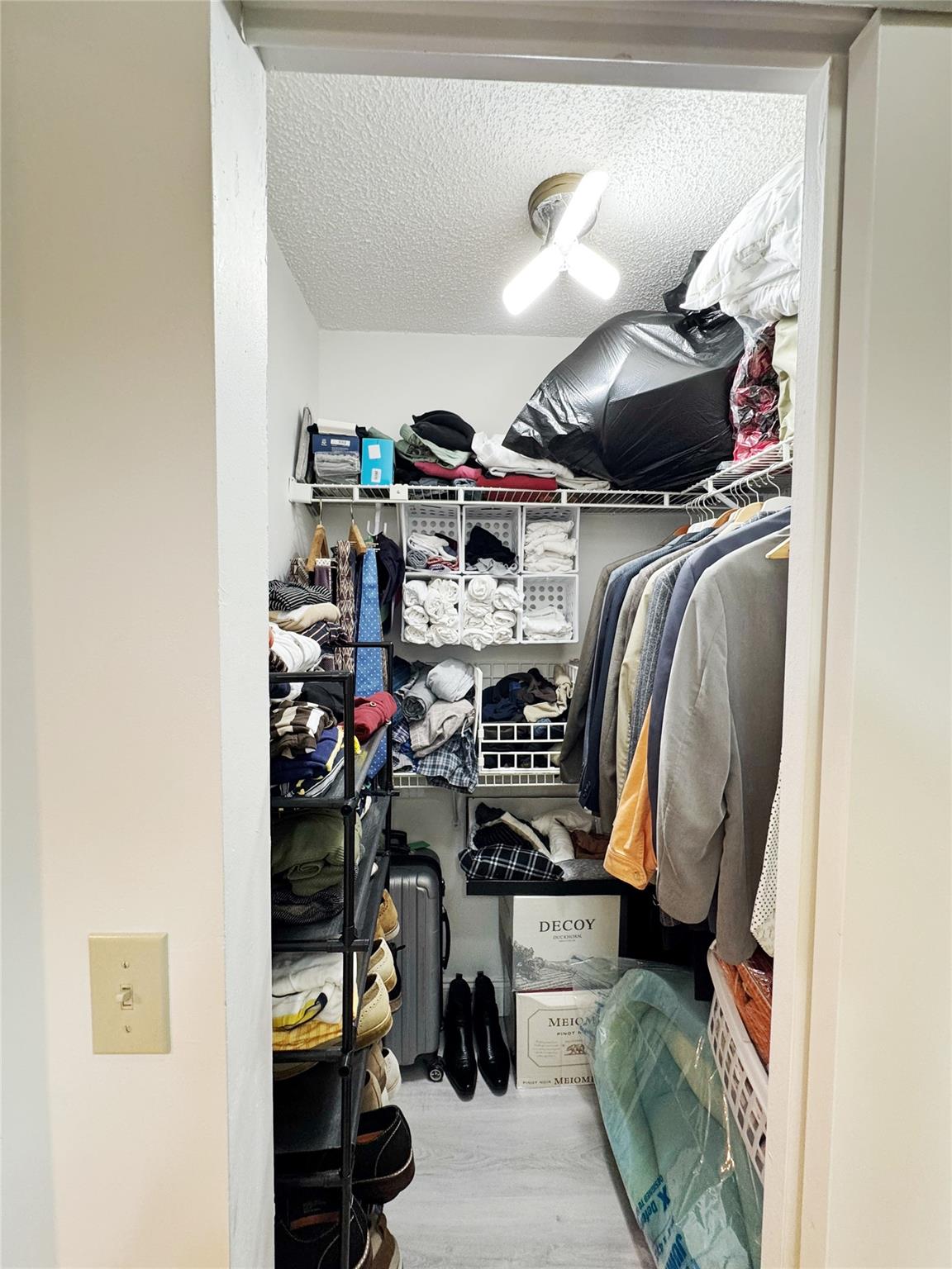 Walk in Closet 1