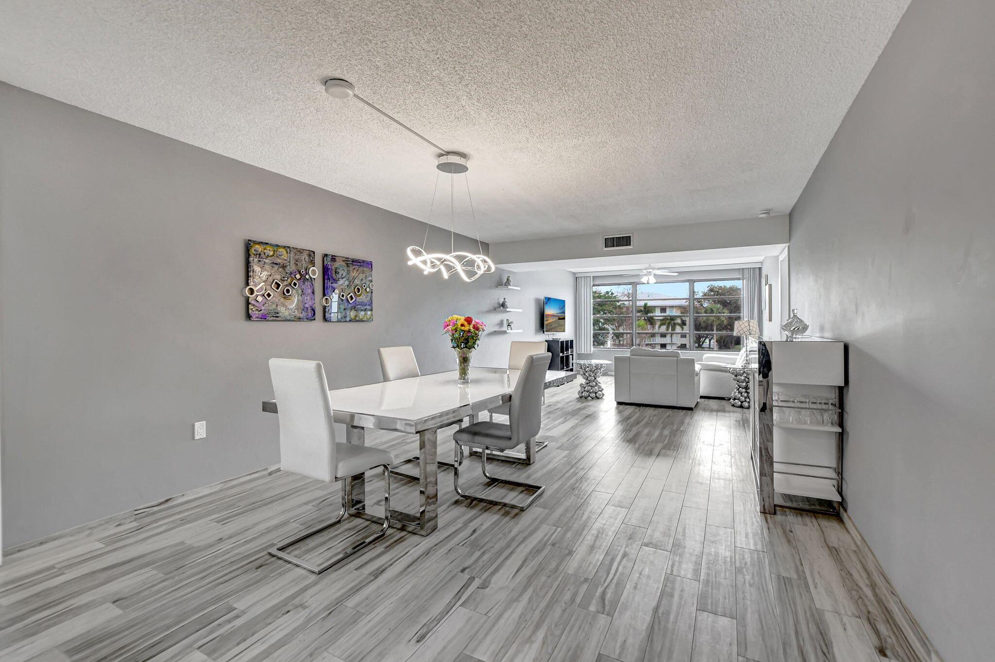 Whitehall Condo At Camino