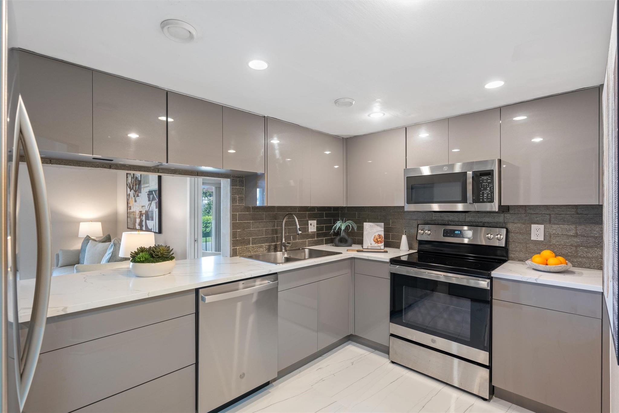 Homes for sale in Lauderdale By The Sea, FL | 4013 N Ocean Dr #107, Lauderdale By The Sea, FL 33308 | MLS# F10485522