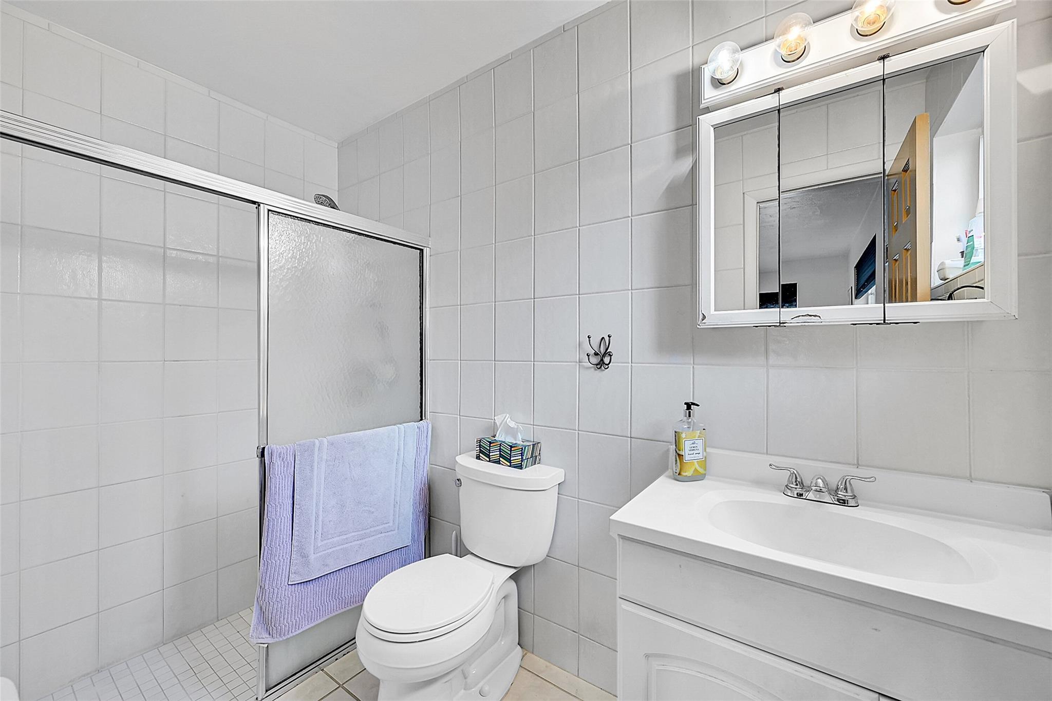 Master bedroom 1 - the master bathroom 1