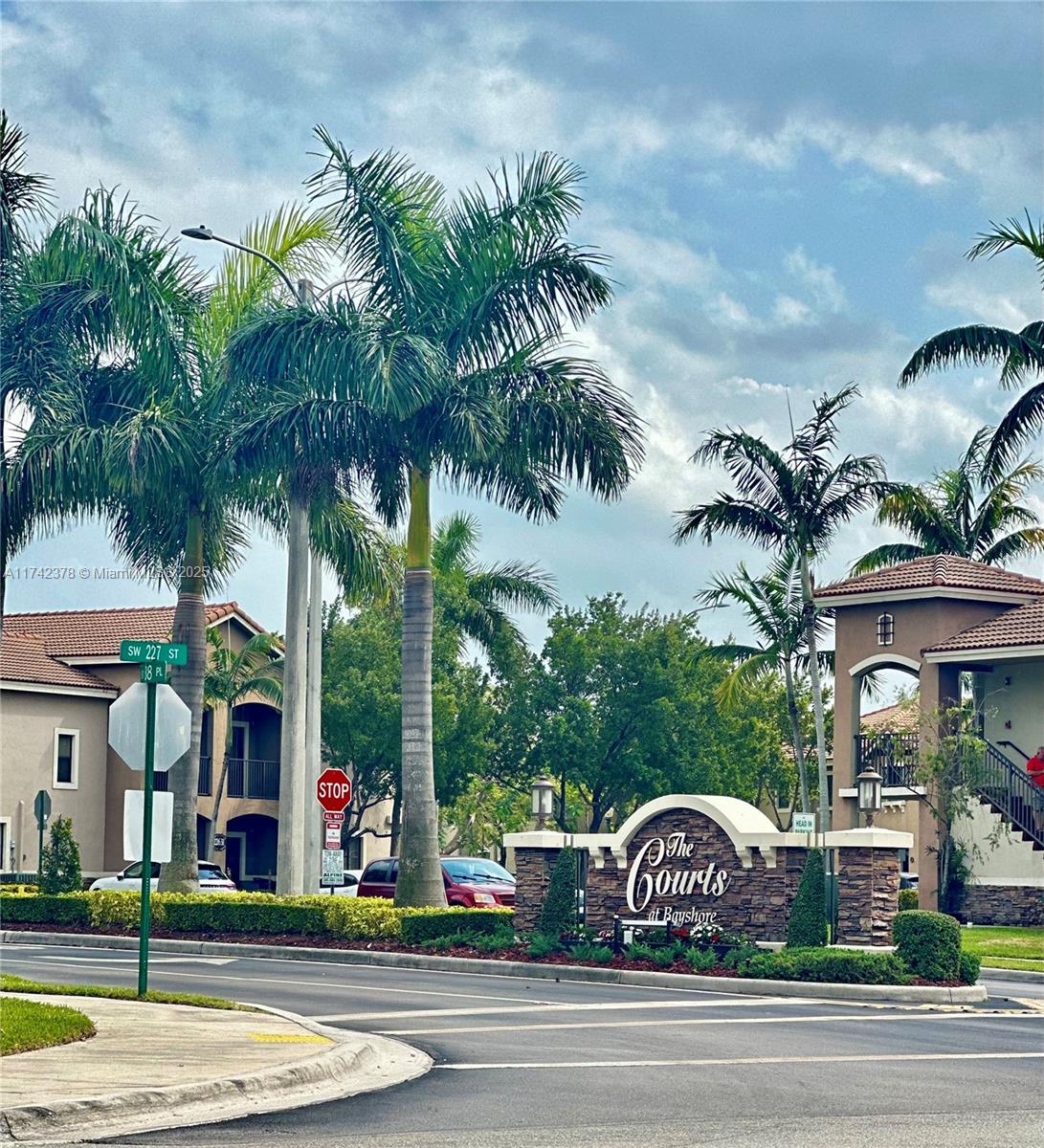 The Courts At Bayshore II