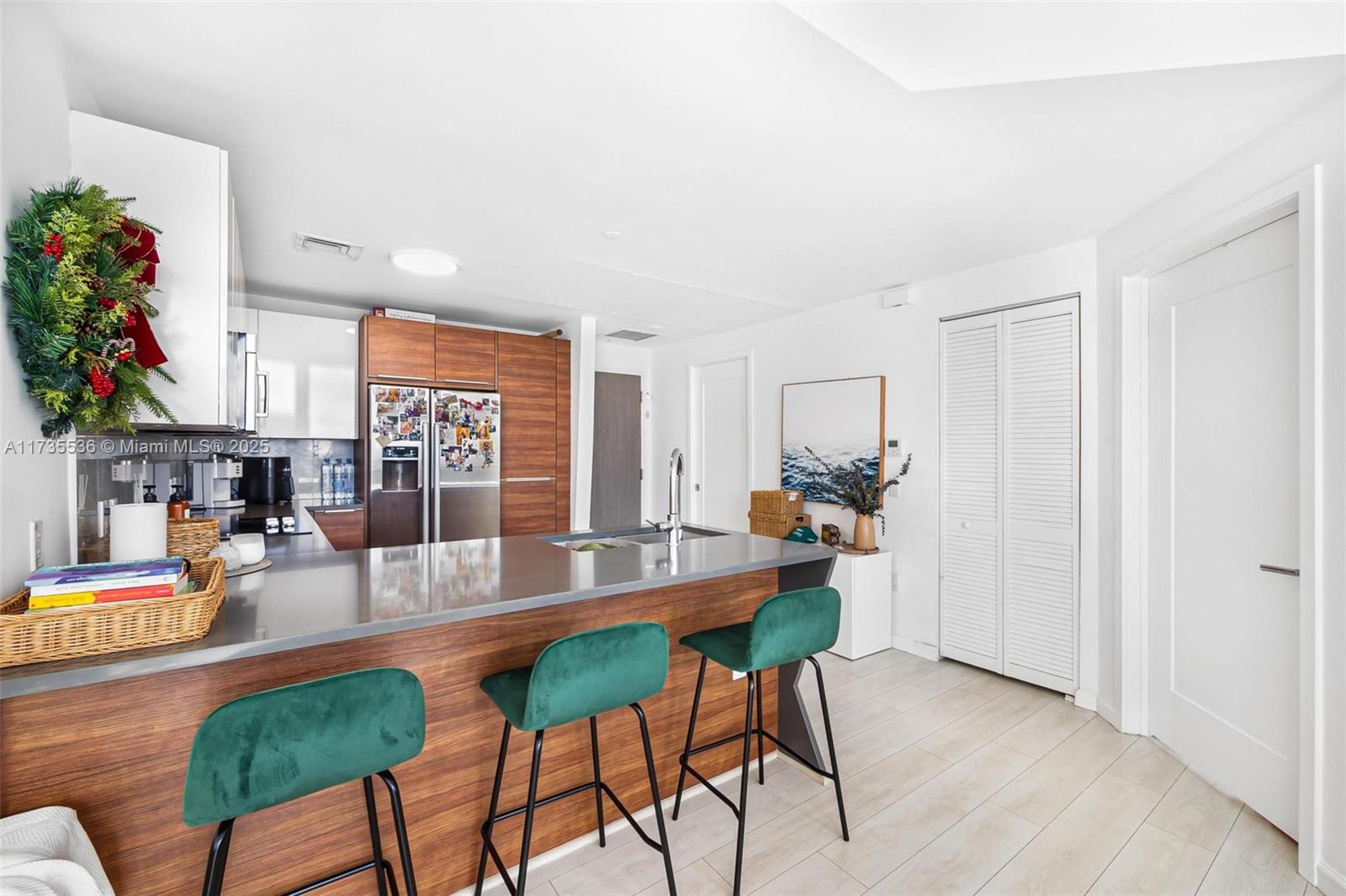 601 NE 27th St #1606, Miami FL 33137