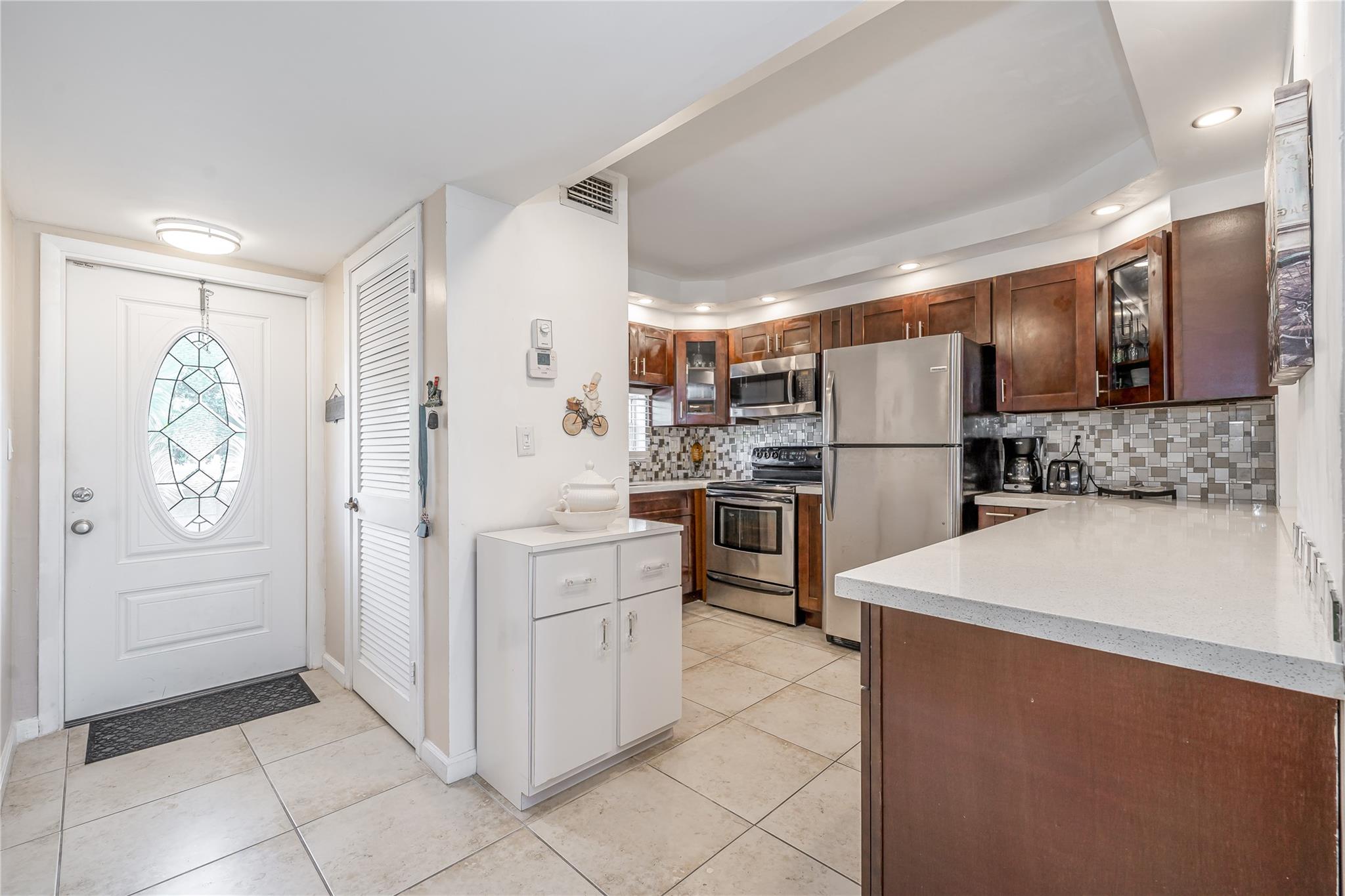 Homes for sale in Pembroke Pines, FL | 411 S Hollybrook Dr #203, Pembroke Pines, FL 33025 | MLS# F10484912