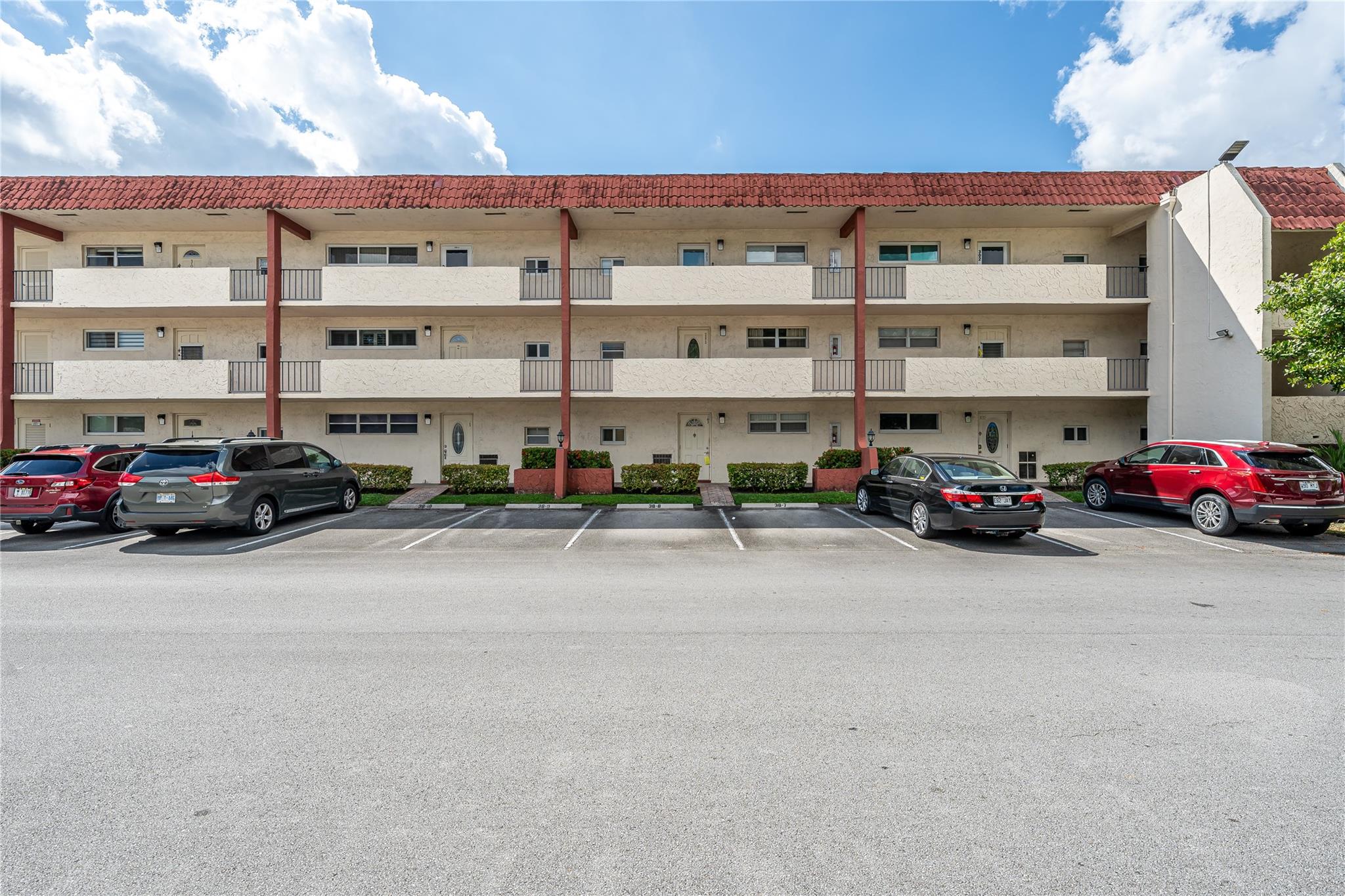 Homes for sale in Pembroke Pines, FL | 411 S Hollybrook Dr #203, Pembroke Pines, FL 33025 | MLS# F10484912