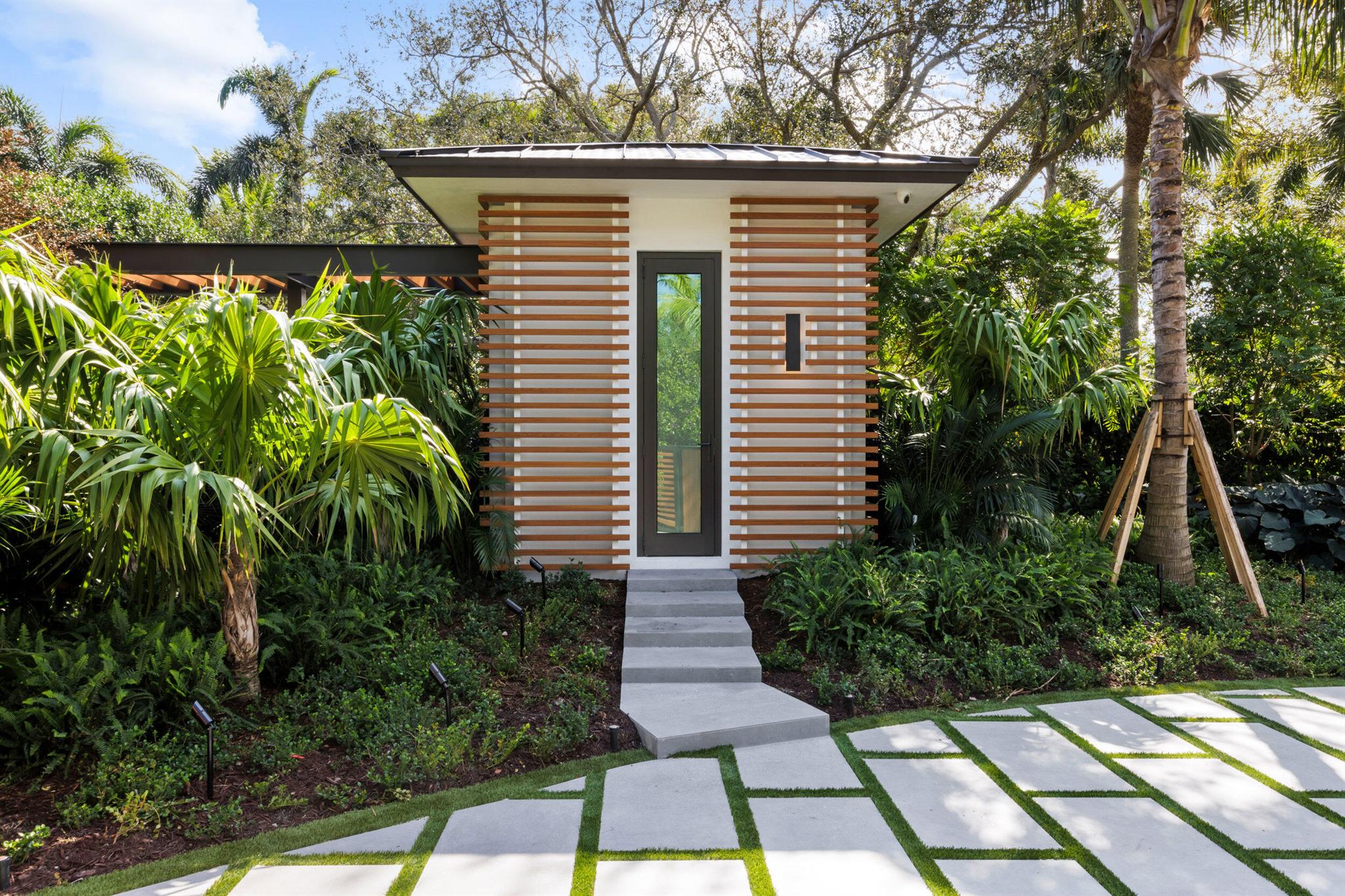 Homes for sale in Palm Beach Gardens, FL | 2415 Casas De Marbella Dr, Palm Beach Gardens, FL 33410 | MLS# R11062008