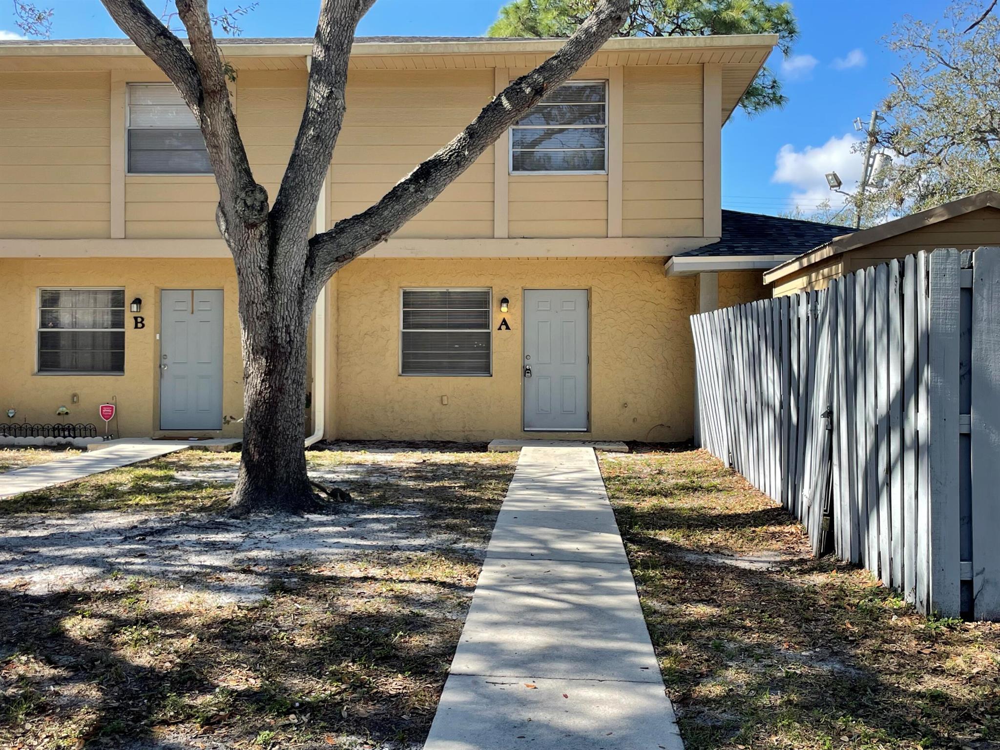 Southern Courtyard Town H