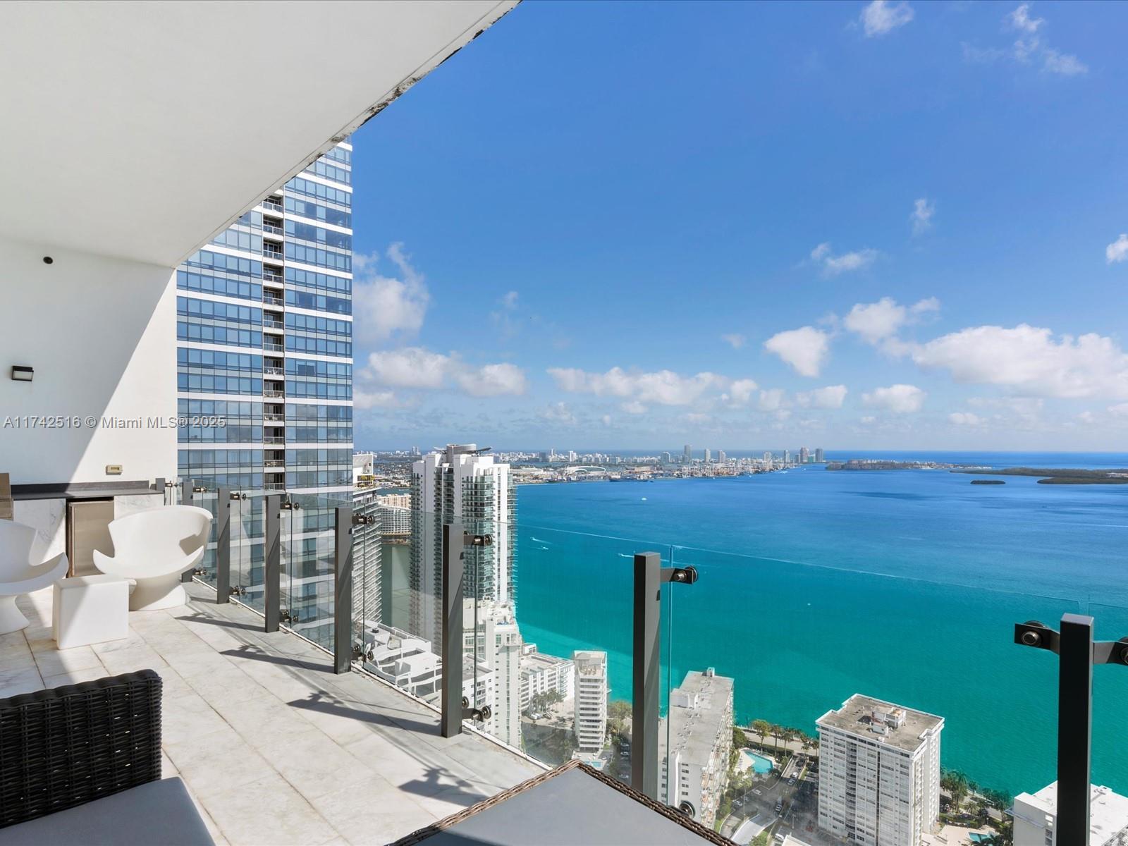 Condo for Sale in Miami, FL
