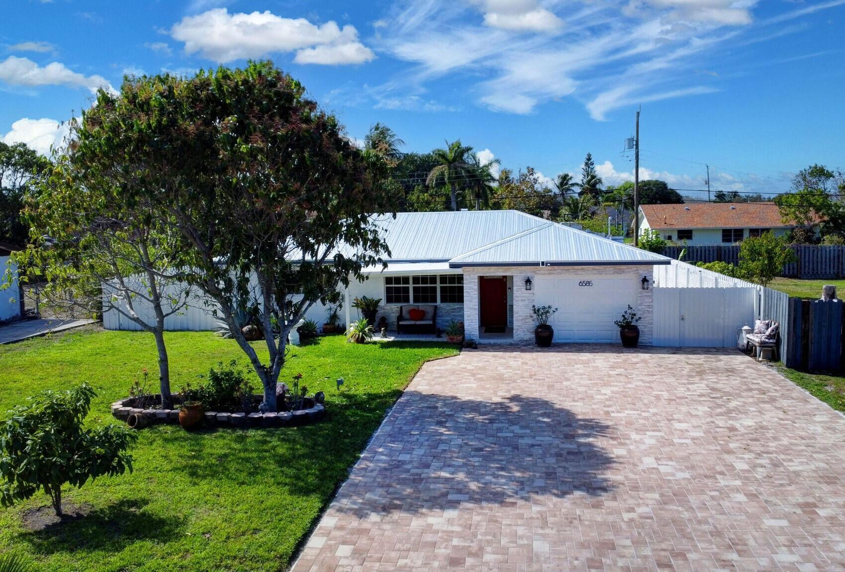 6585 Osborne Drive Lake Worth FL 33462 | R11062554