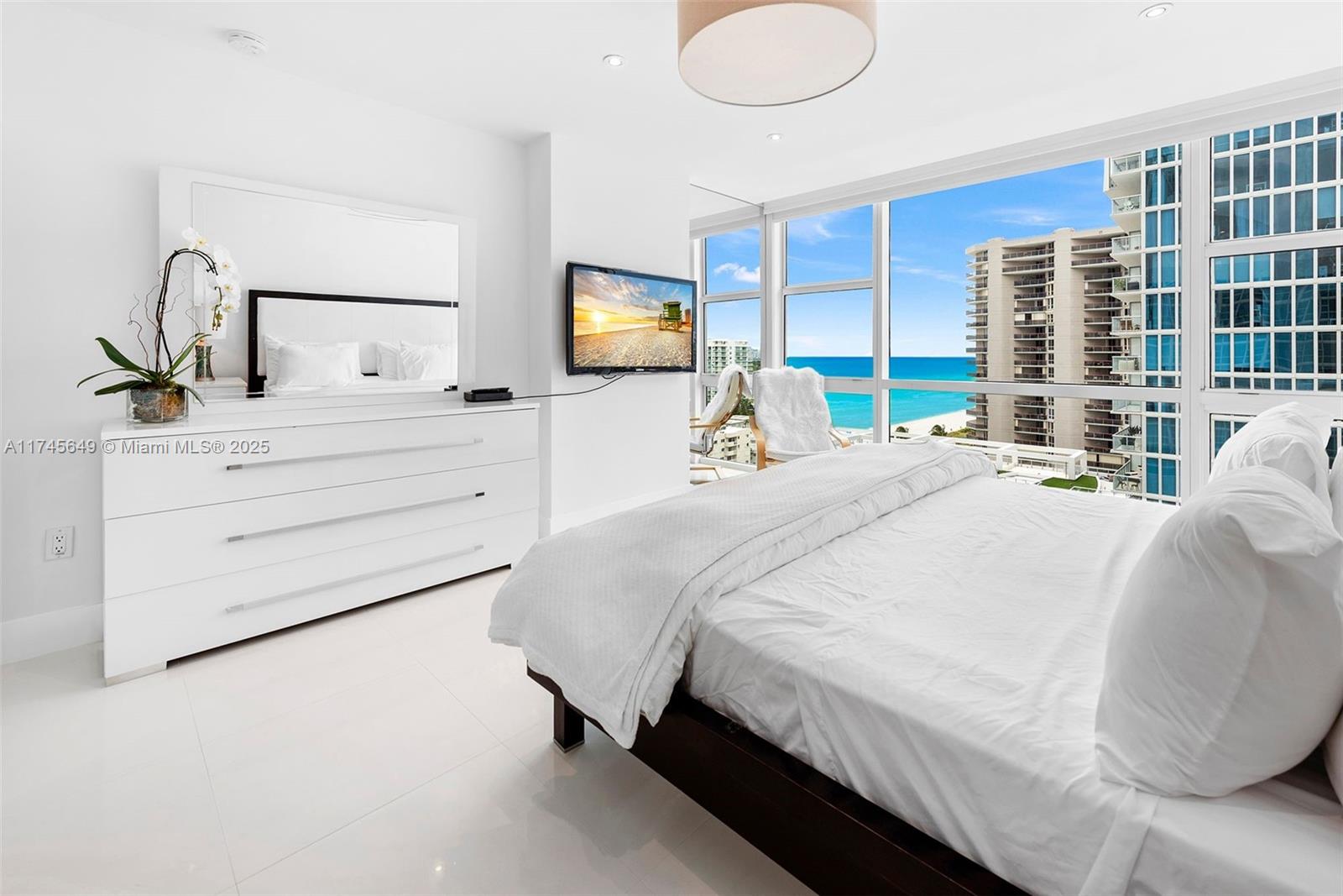 6801 Collins Ave #1206, Miami Beach FL 33141