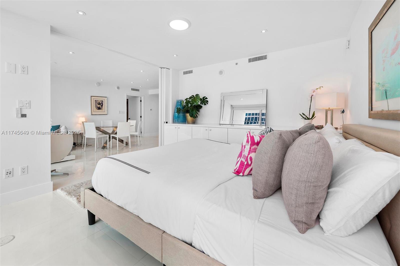 6801 Collins Ave #1206, Miami Beach FL 33141