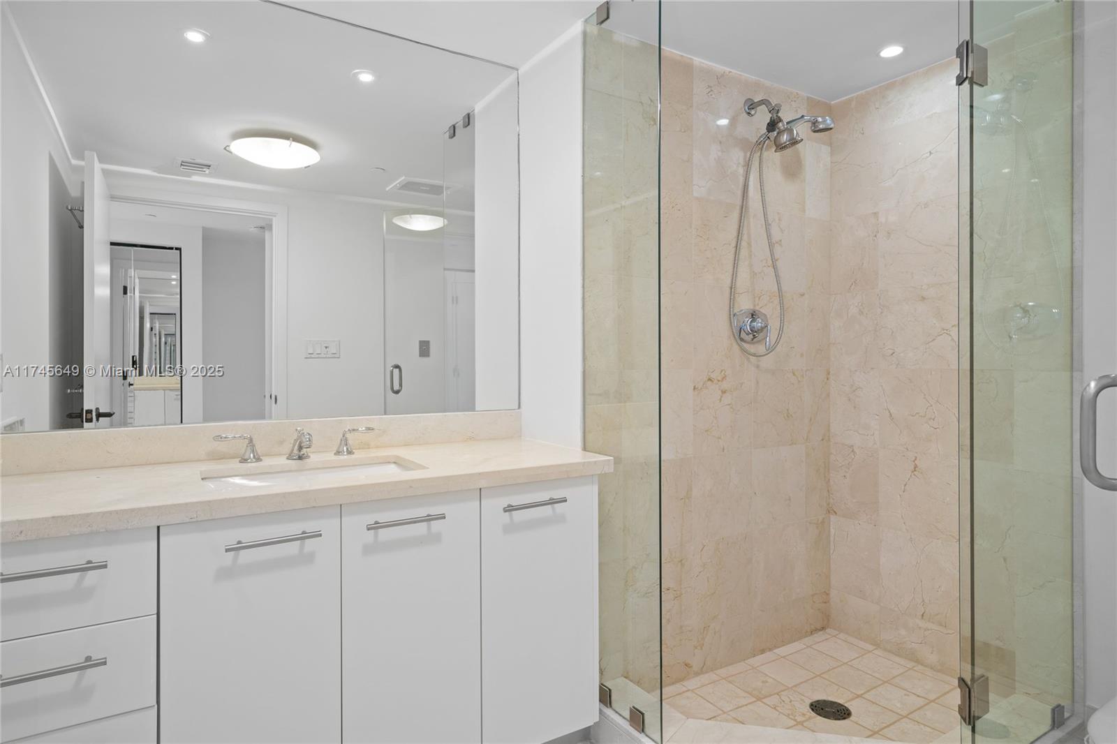 6801 Collins Ave #1206, Miami Beach FL 33141