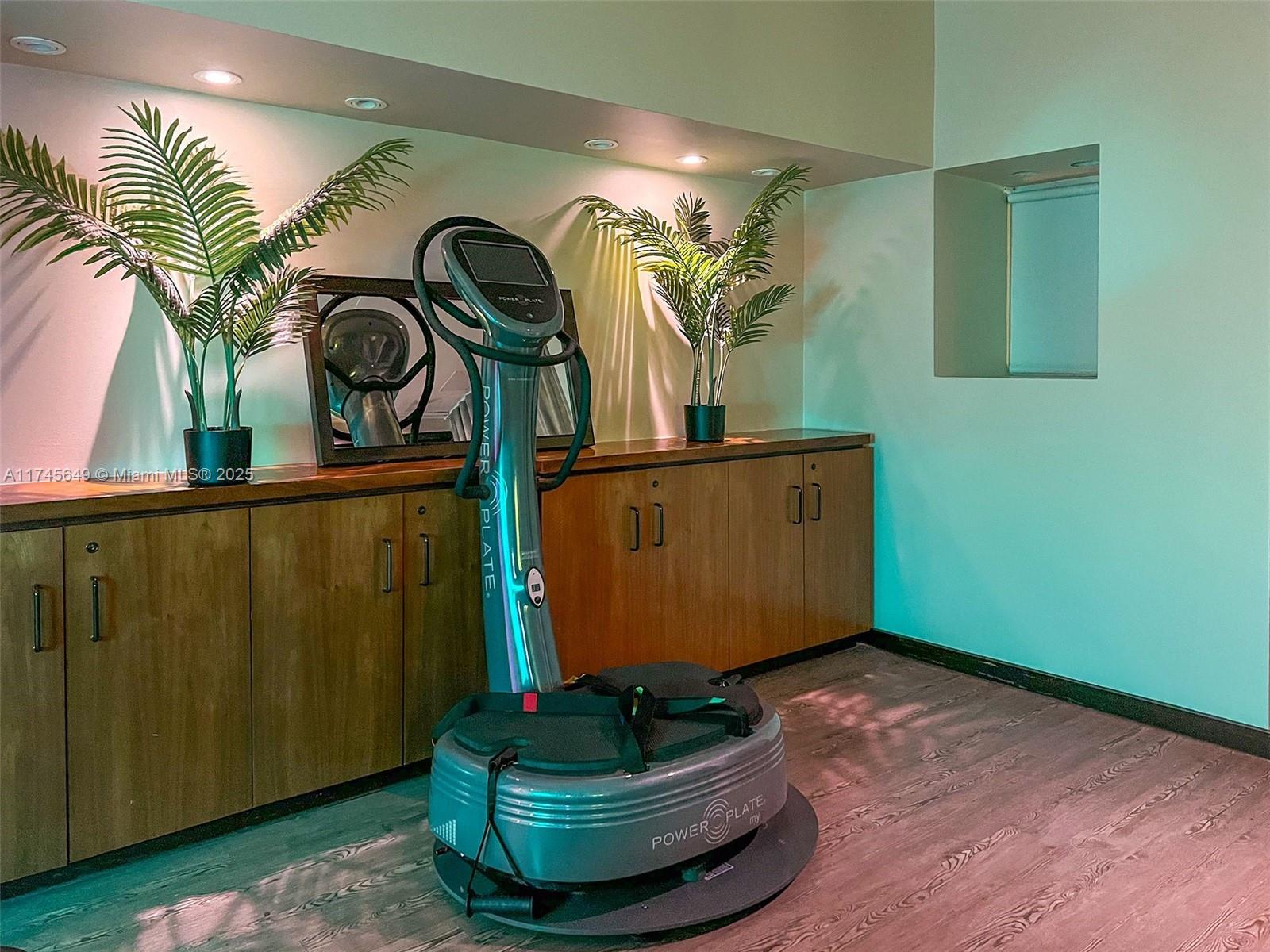 6801 Collins Ave #1206, Miami Beach FL 33141