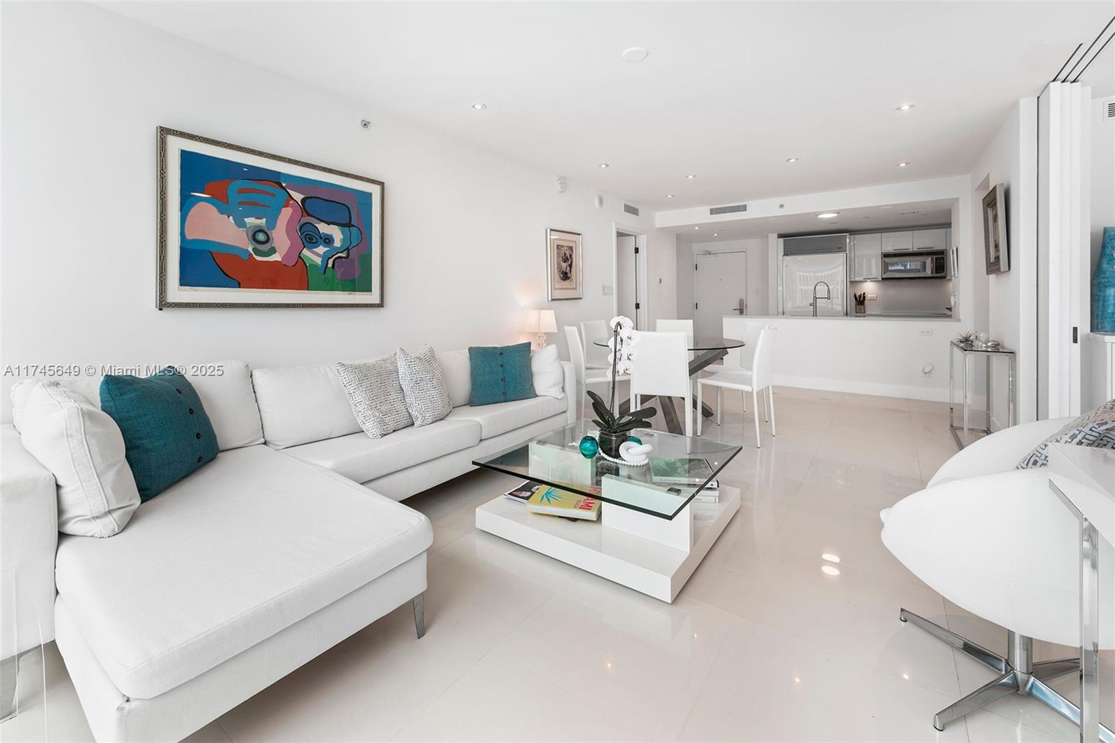6801 Collins Ave #1206, Miami Beach FL 33141